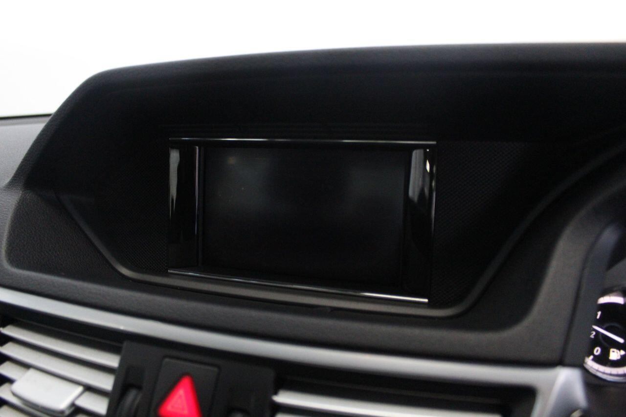 Mercedes-Benz E-Class view 38