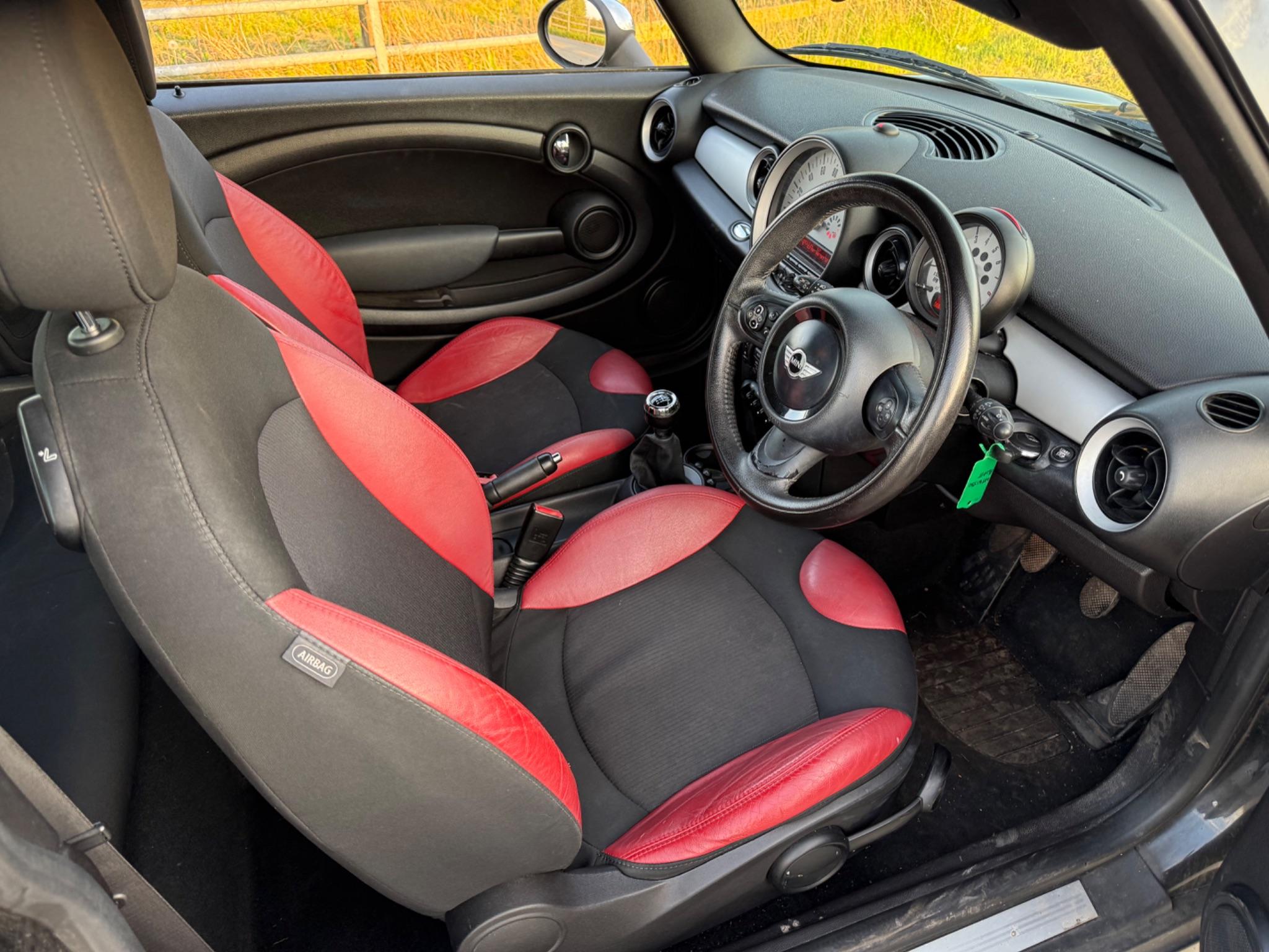 MINI Hatch 1.6 Cooper Euro 5 (s/s) 3dr — photo 27 of 78