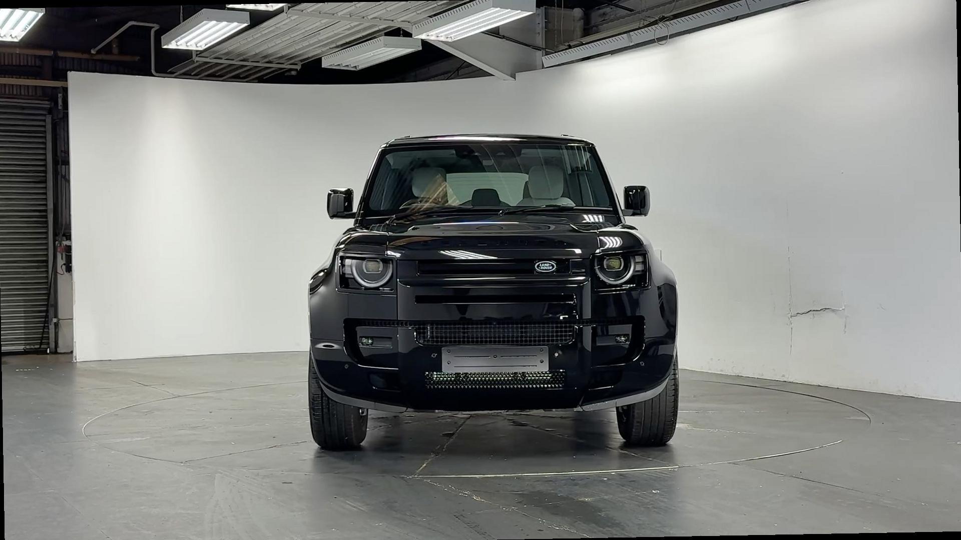 Land Rover Defender view 7