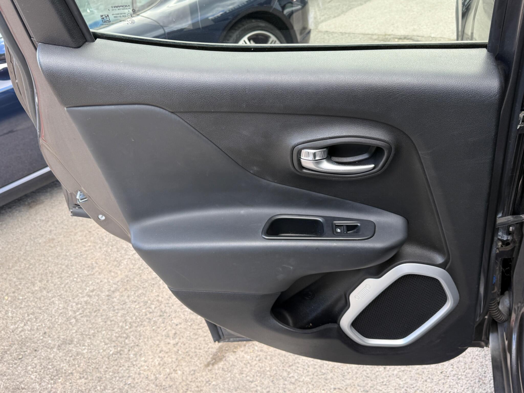 Jeep Renegade - Image 54