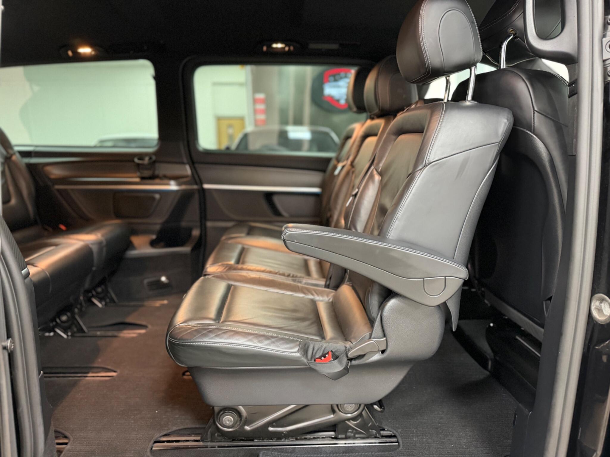 Mercedes-Benz V-Class view 10