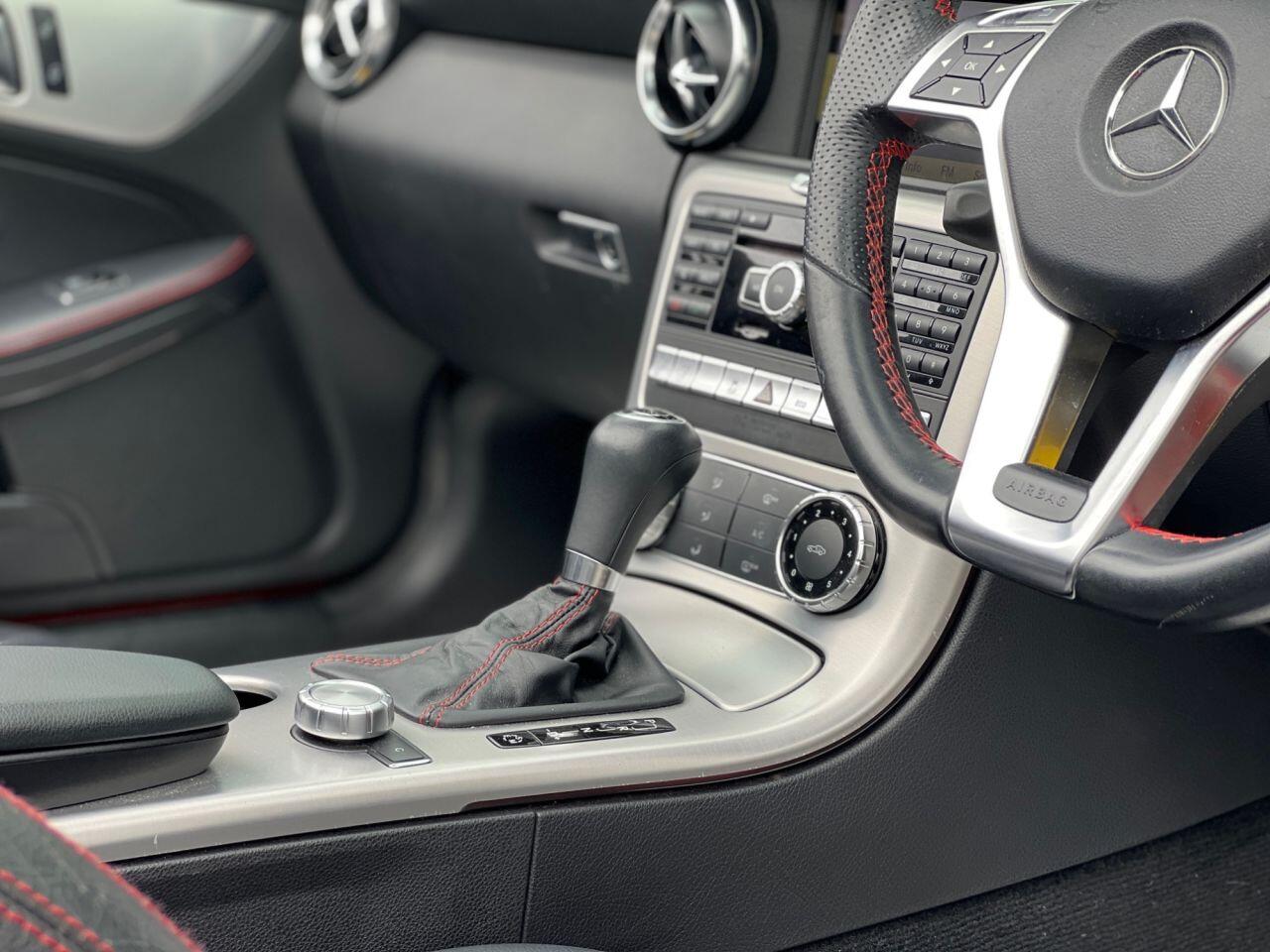 Mercedes-Benz SLK view 13