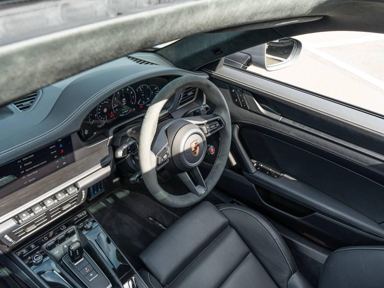 Porsche 911 view 43