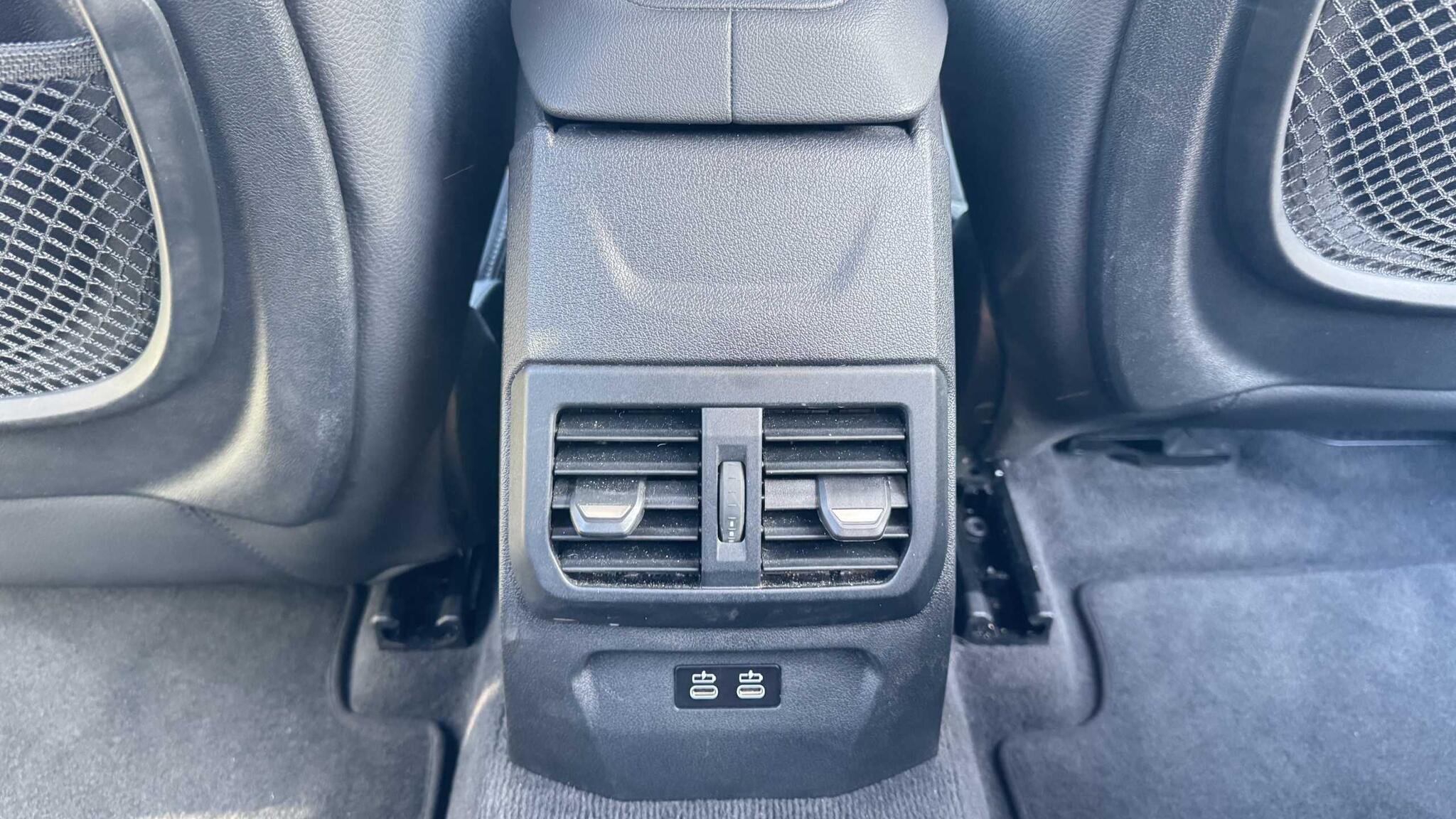 BMW 1 Series view 10
