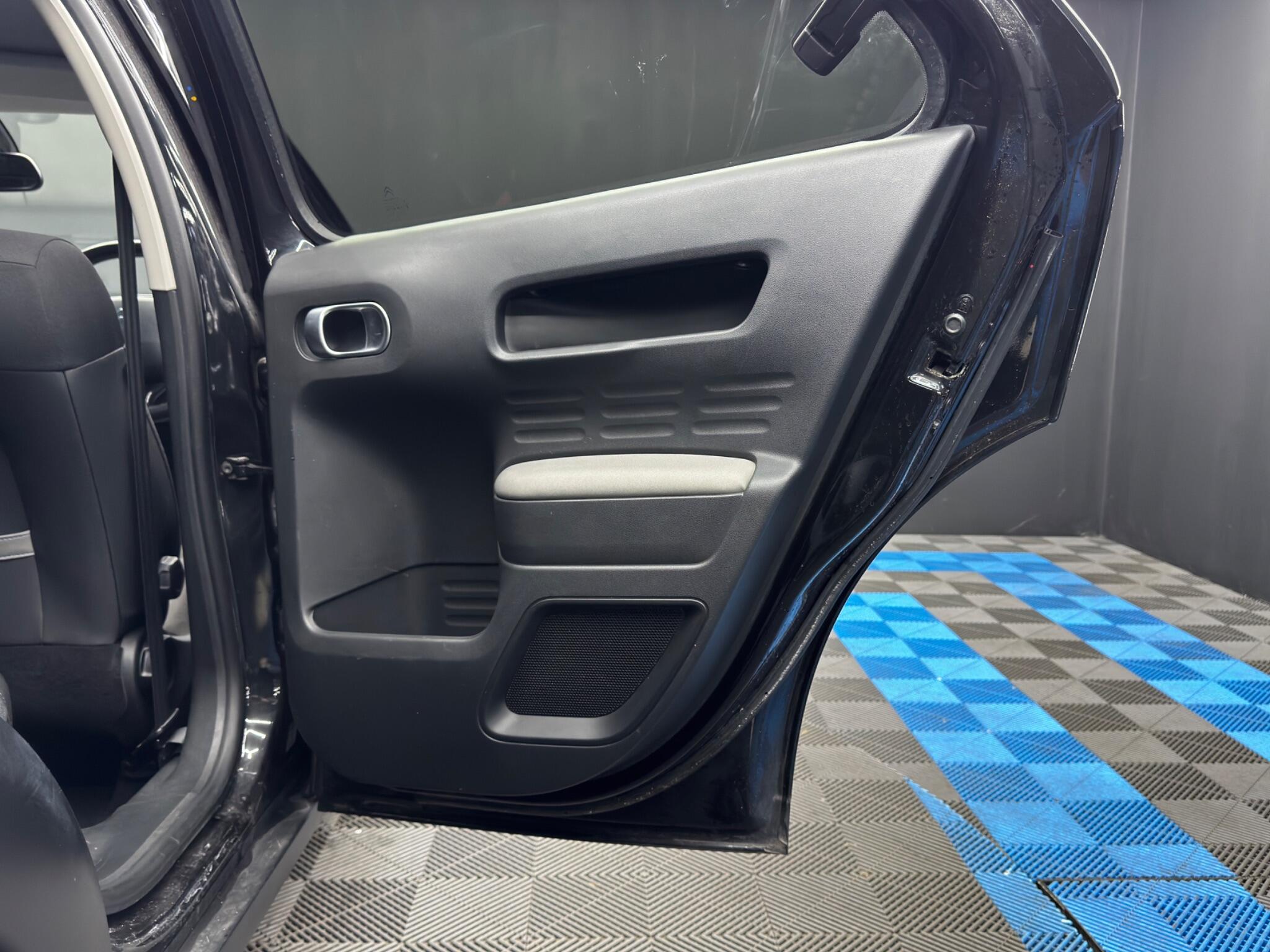 Citroen C4 Cactus view 38