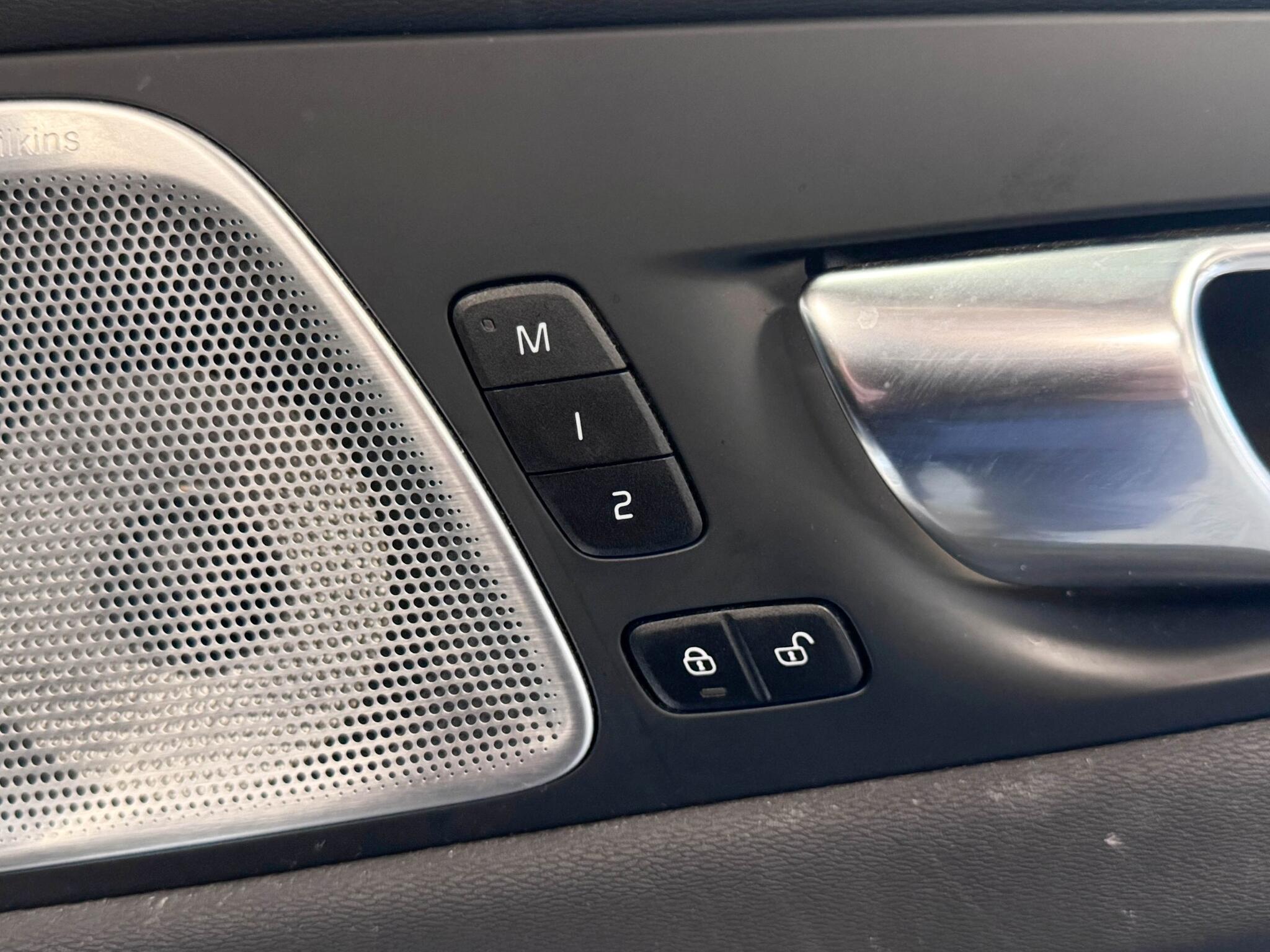 Volvo XC60 view 17
