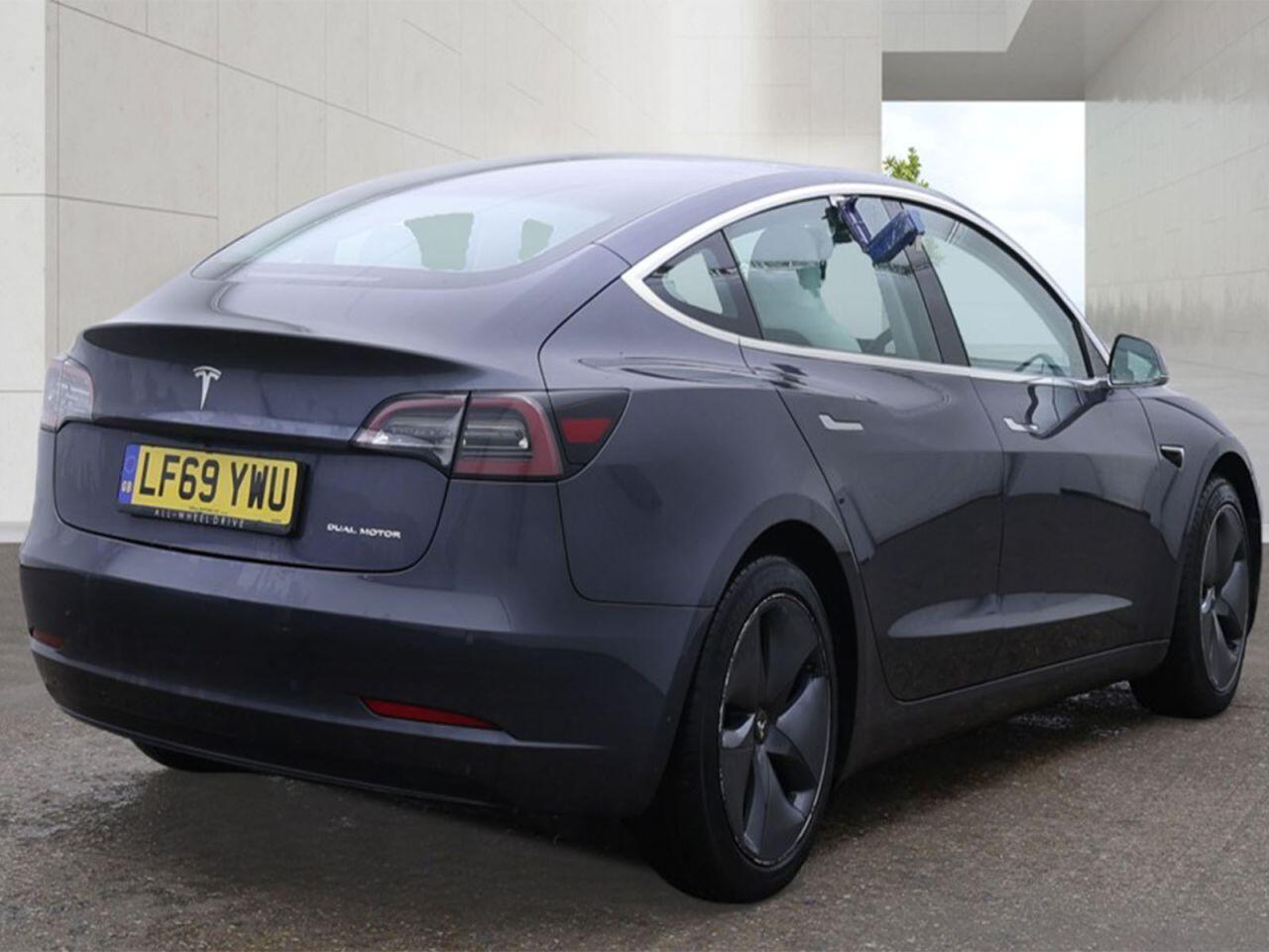 Tesla Model 3 view 4
