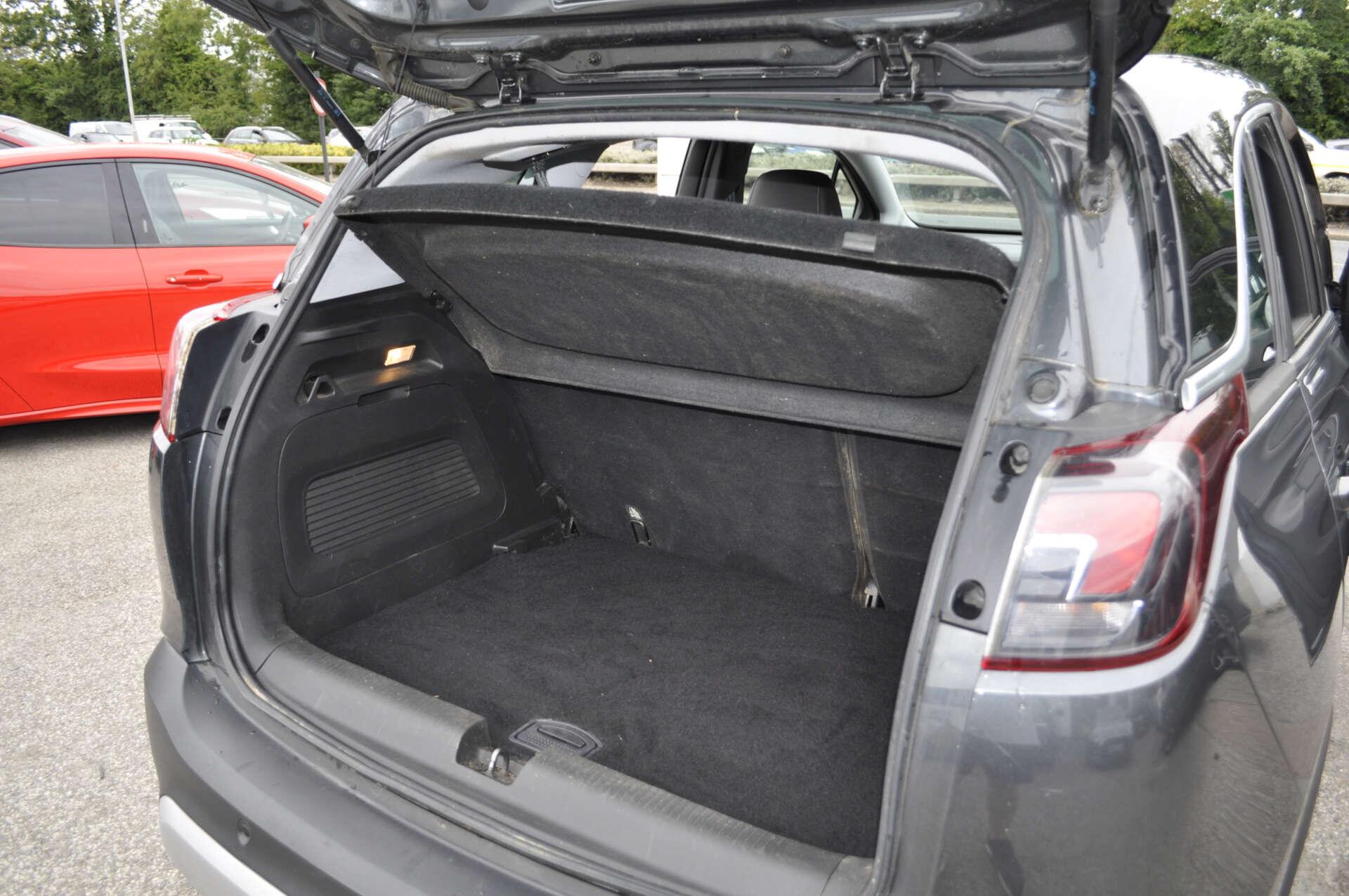 Vauxhall Crossland X view 15