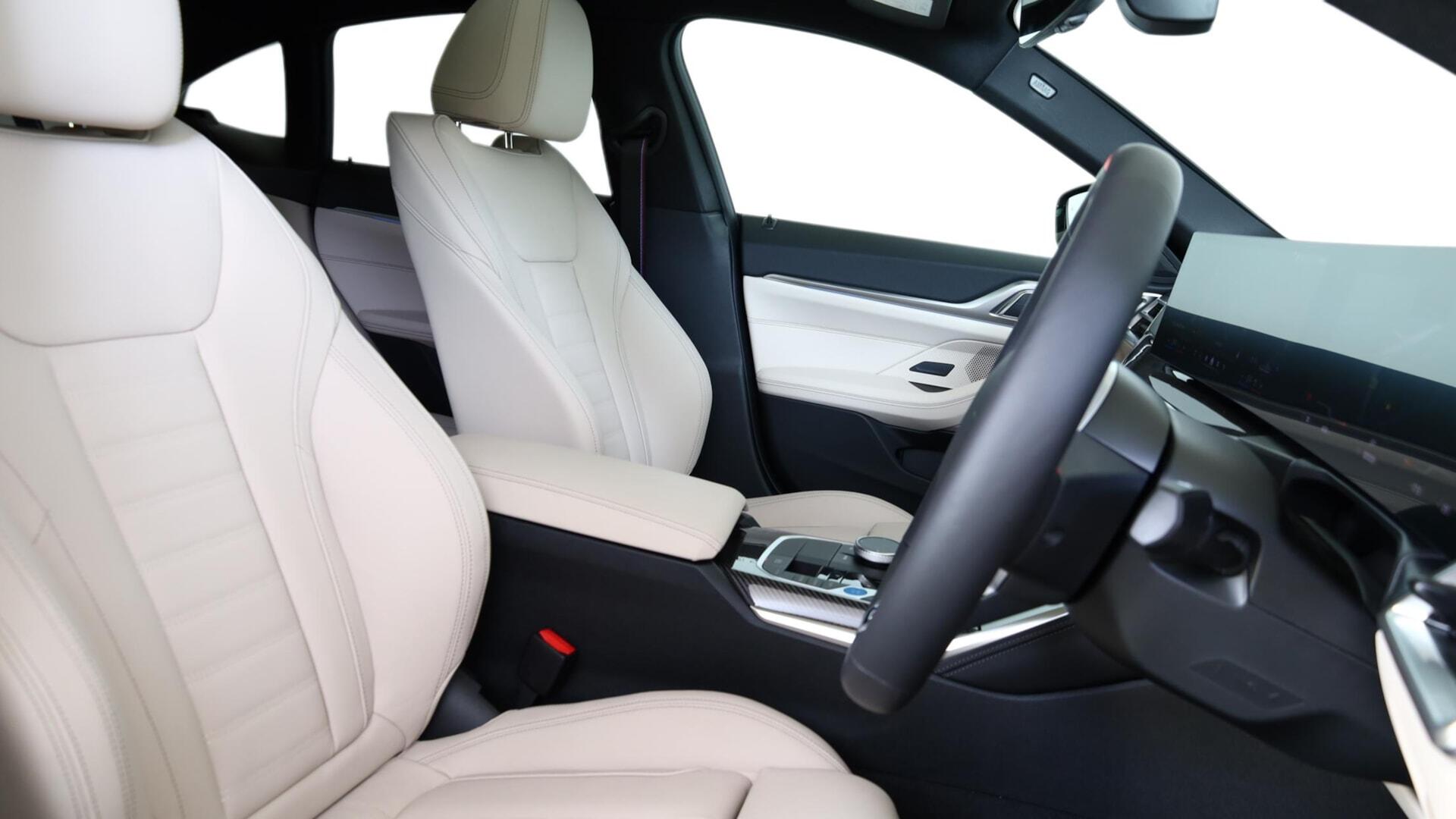 BMW i4 view 11