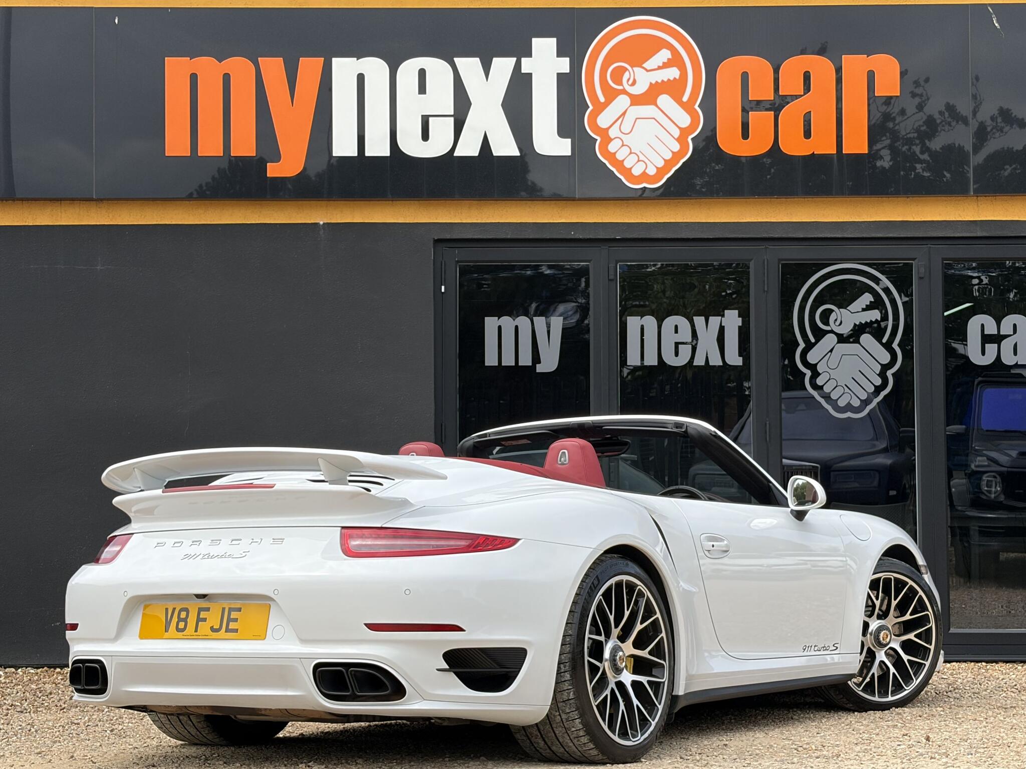 Porsche 911 view 15