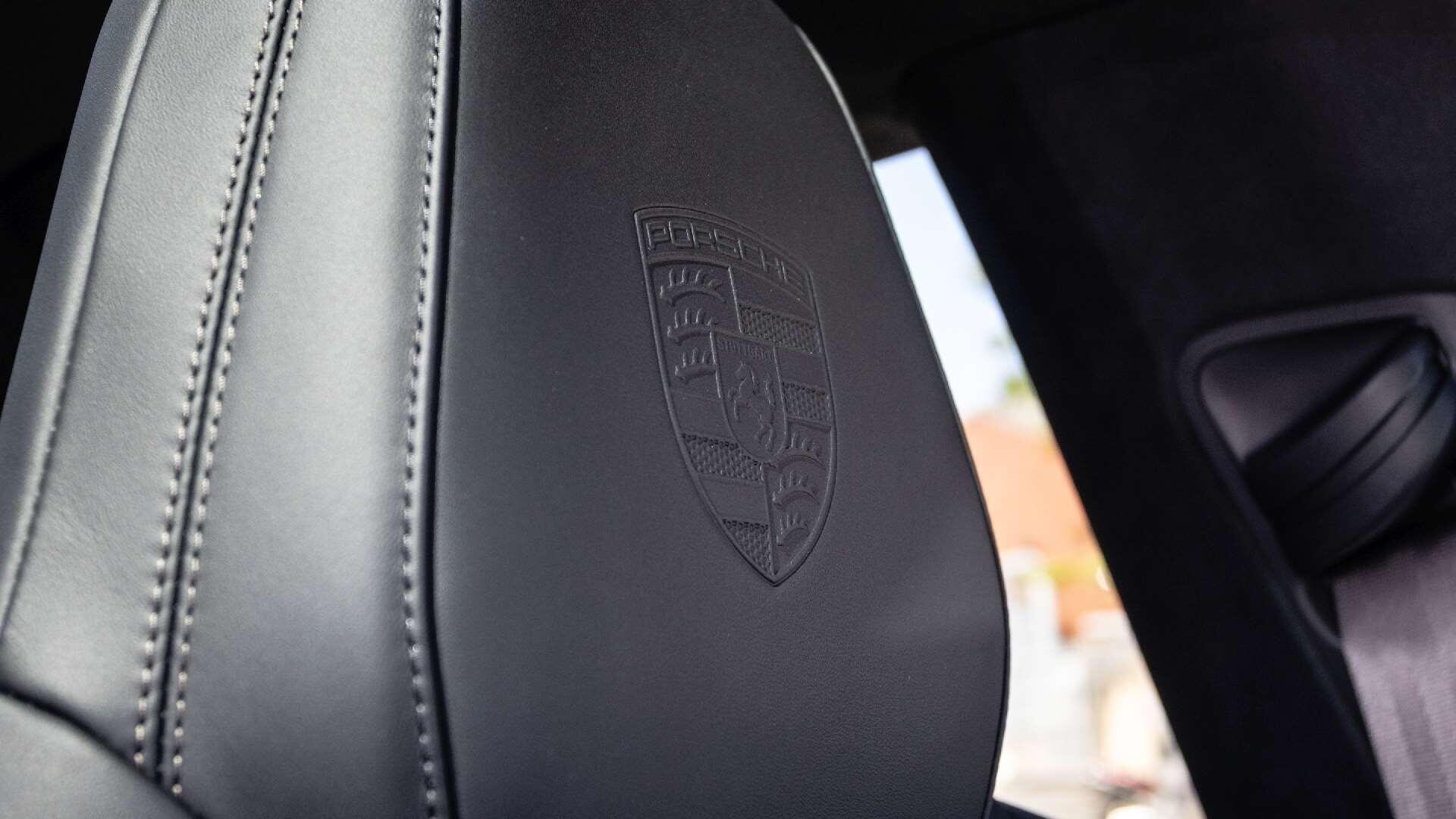Porsche Macan view 25