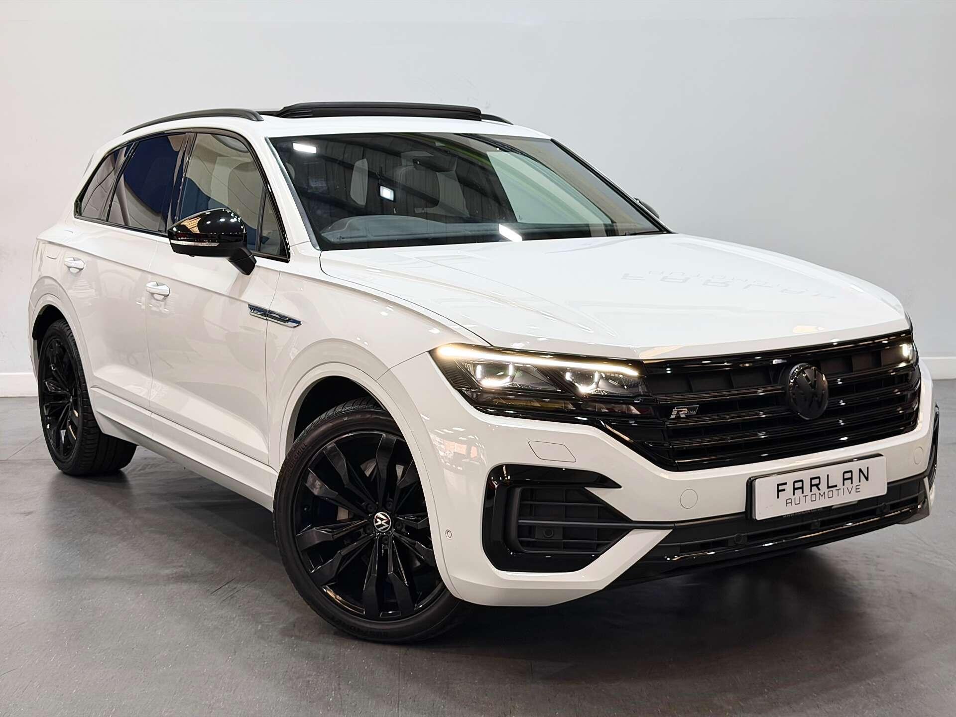 Volkswagen Touareg view 6