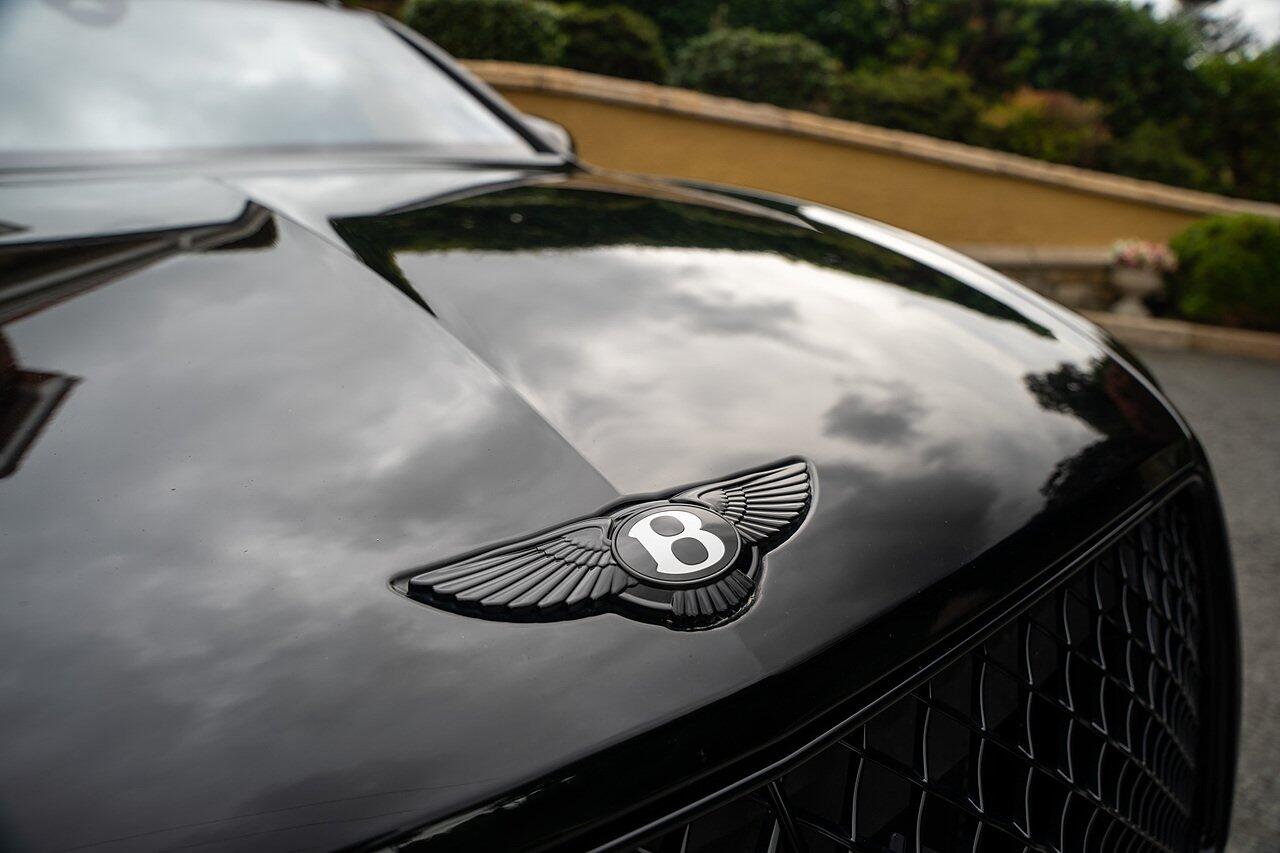 Bentley Bentayga view 35