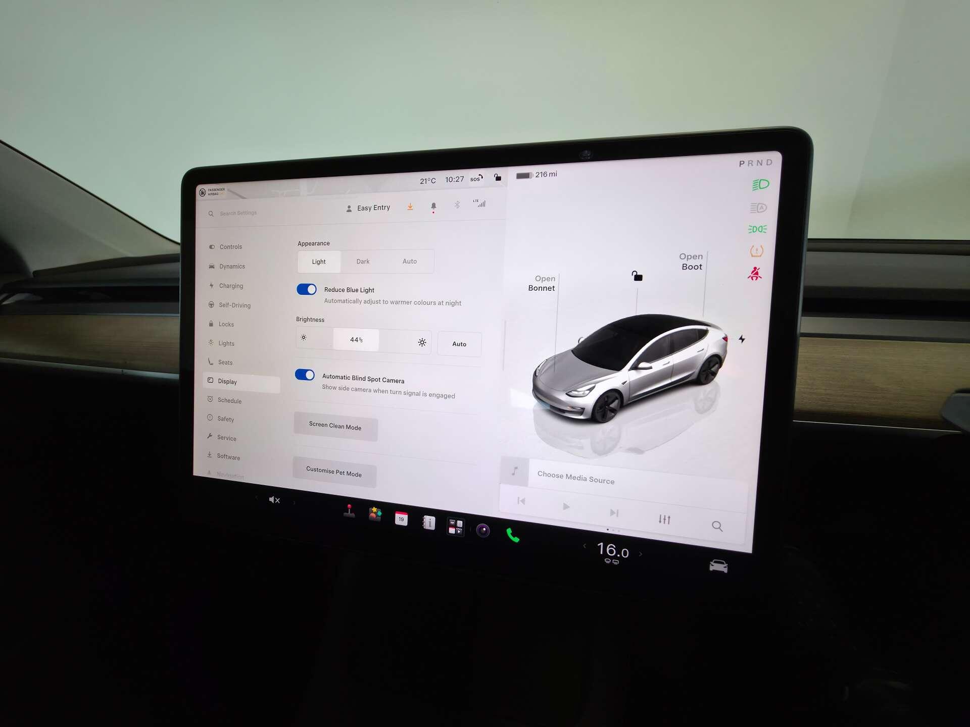 Tesla Model 3 view 43