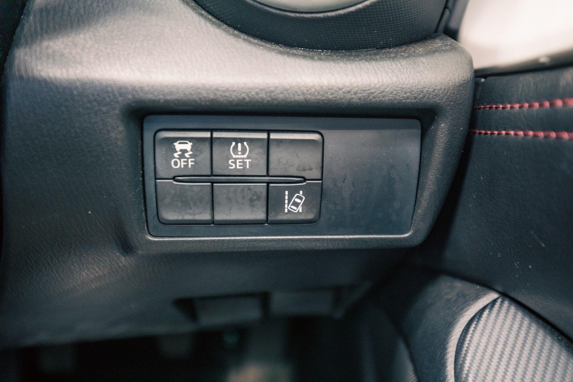 Mazda MX-5 view 14