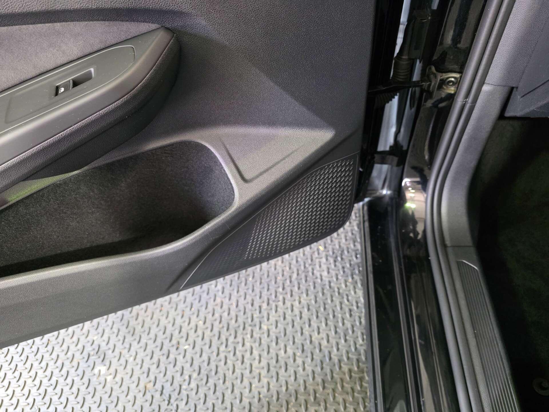 Volkswagen Golf view 58