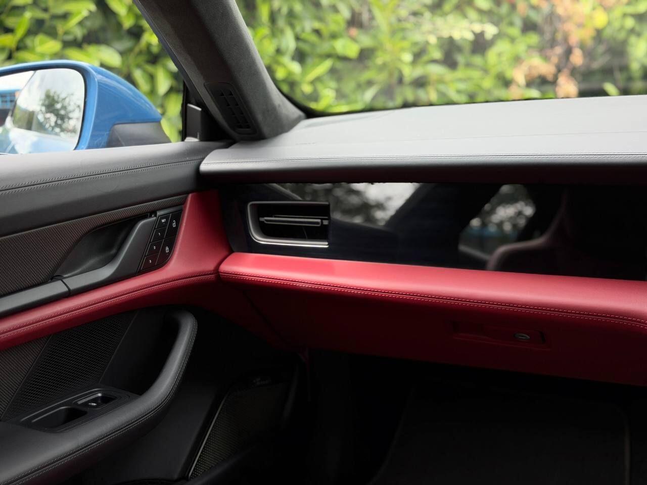 Porsche Taycan view 27