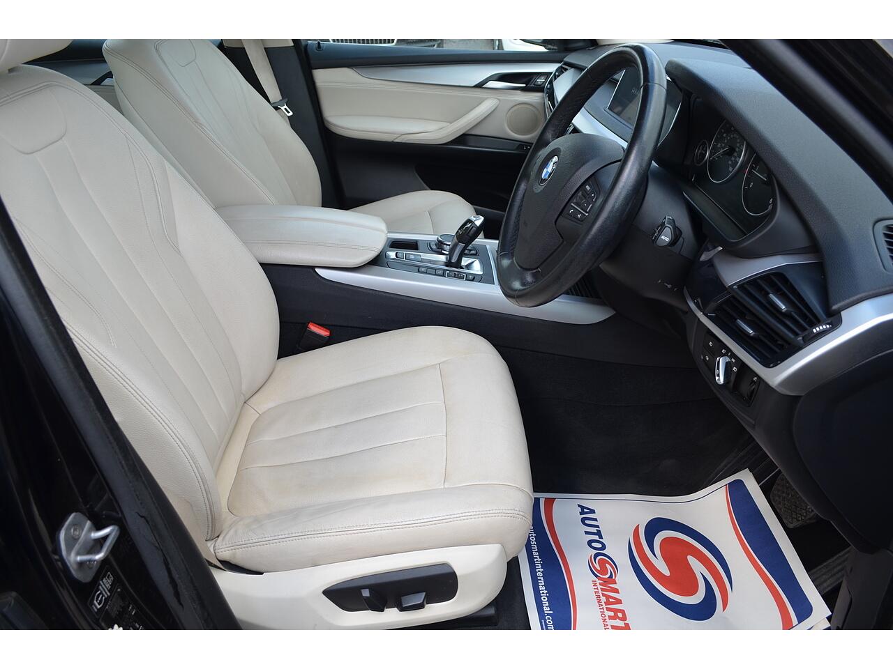 BMW X5 view 14