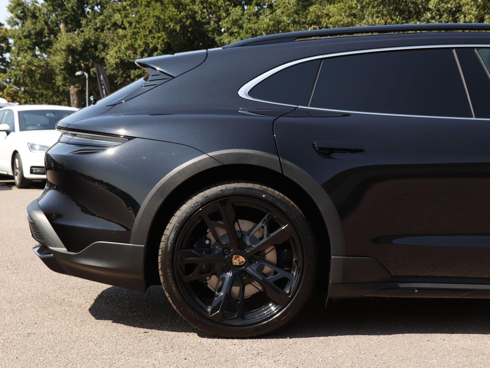 Porsche Taycan view 30