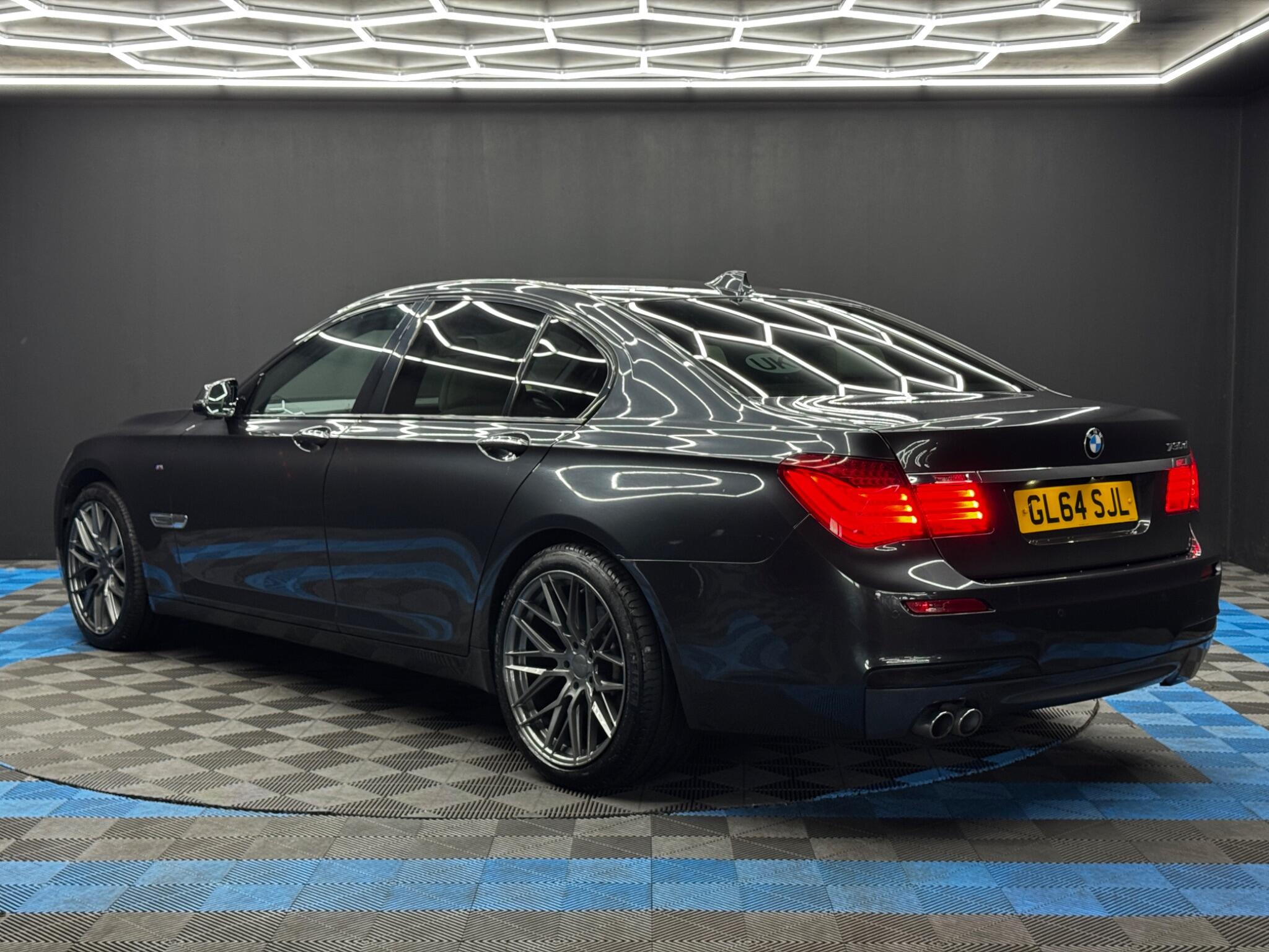 BMW 7 Series view 7