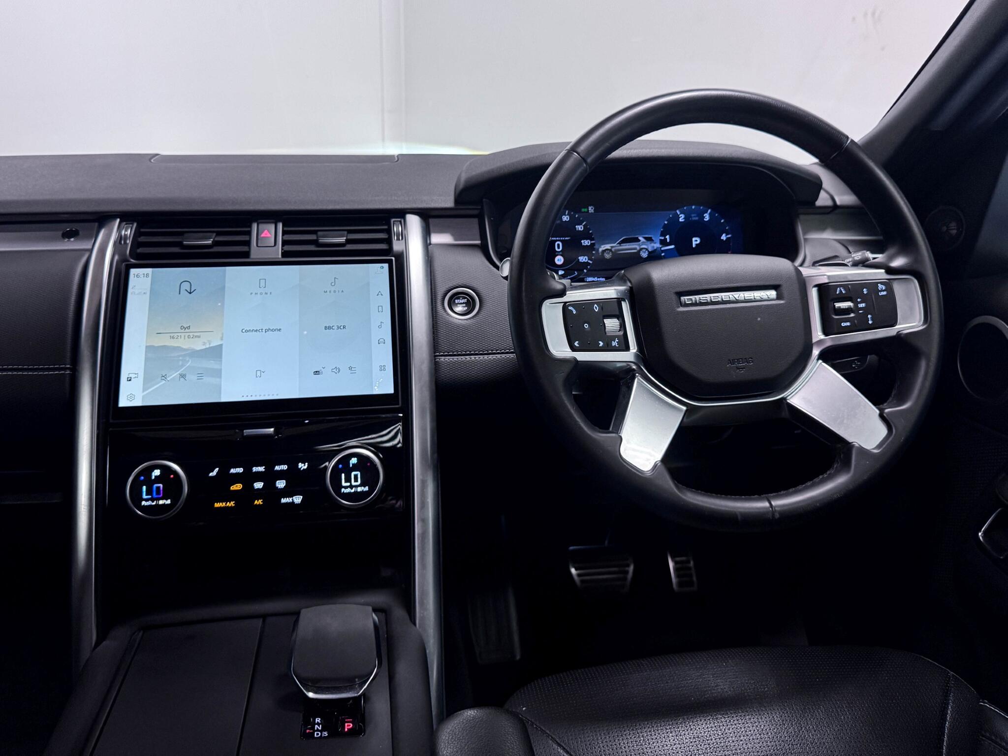 Land Rover Discovery view 19