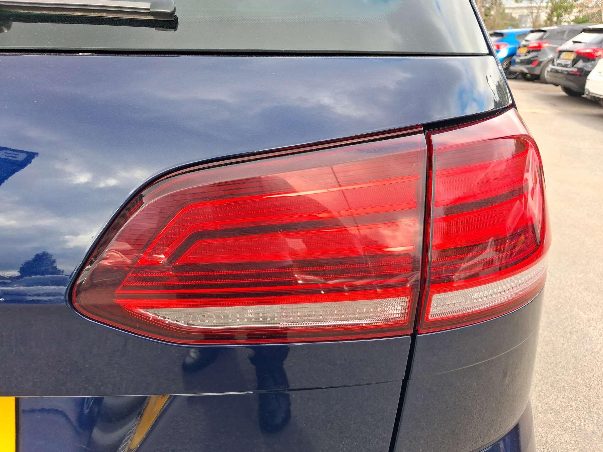 Volkswagen Golf view 29