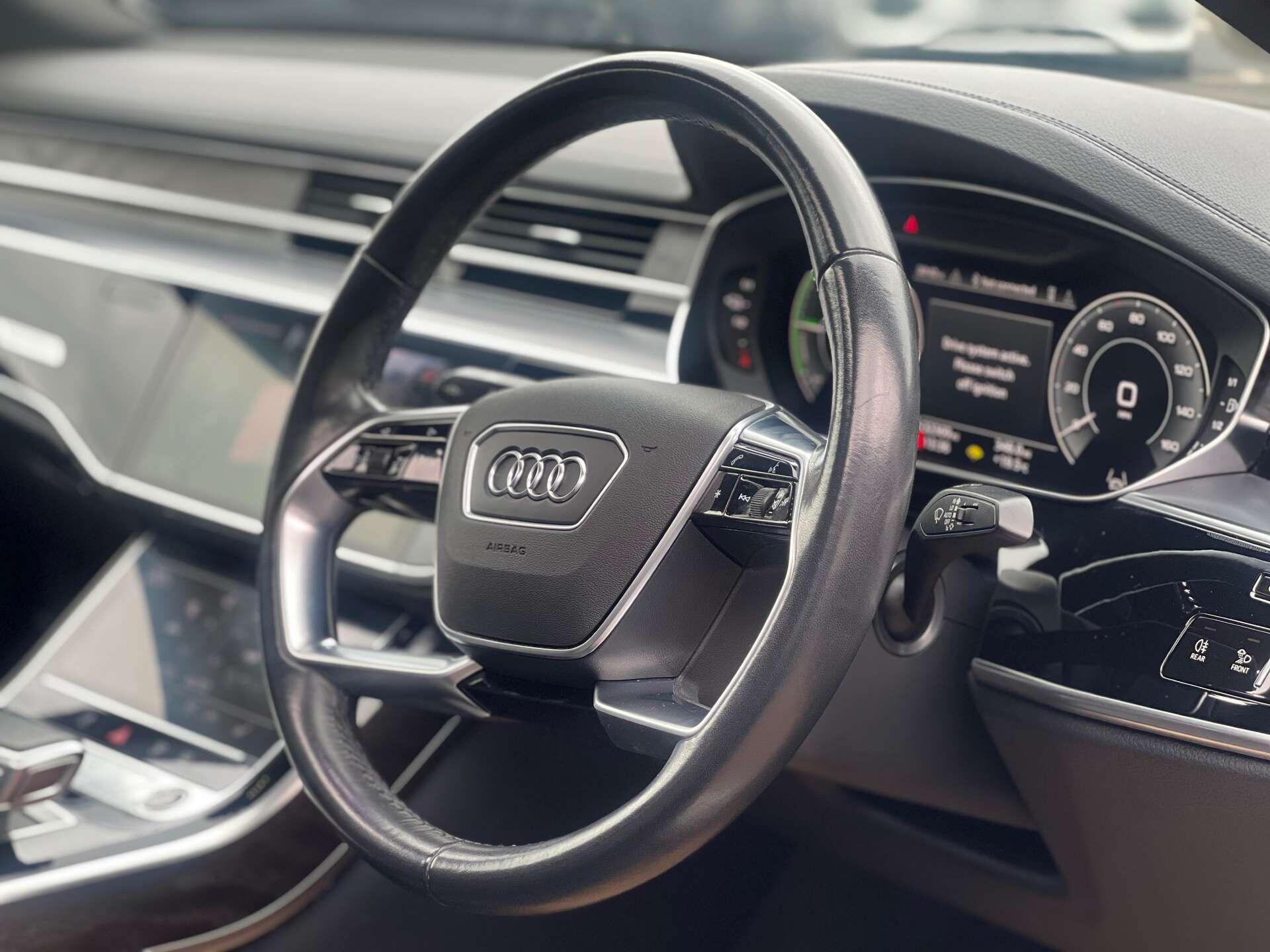 Audi A8 view 19