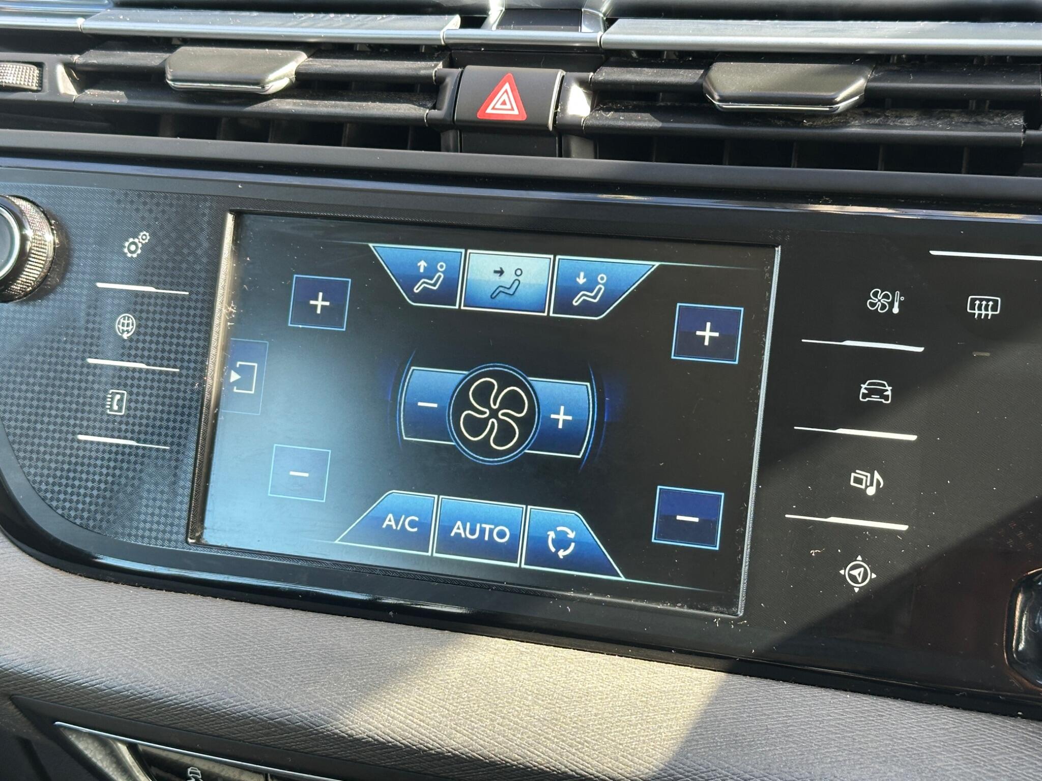 Citroen Grand C4 Picasso view 41