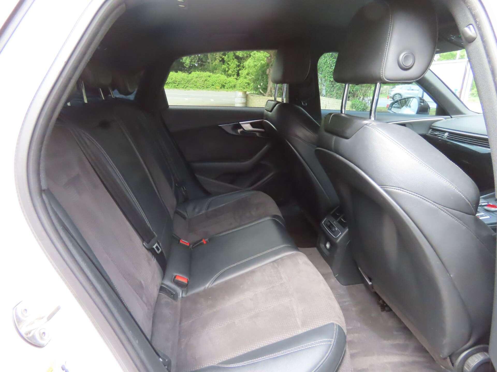 Audi A4 view 9