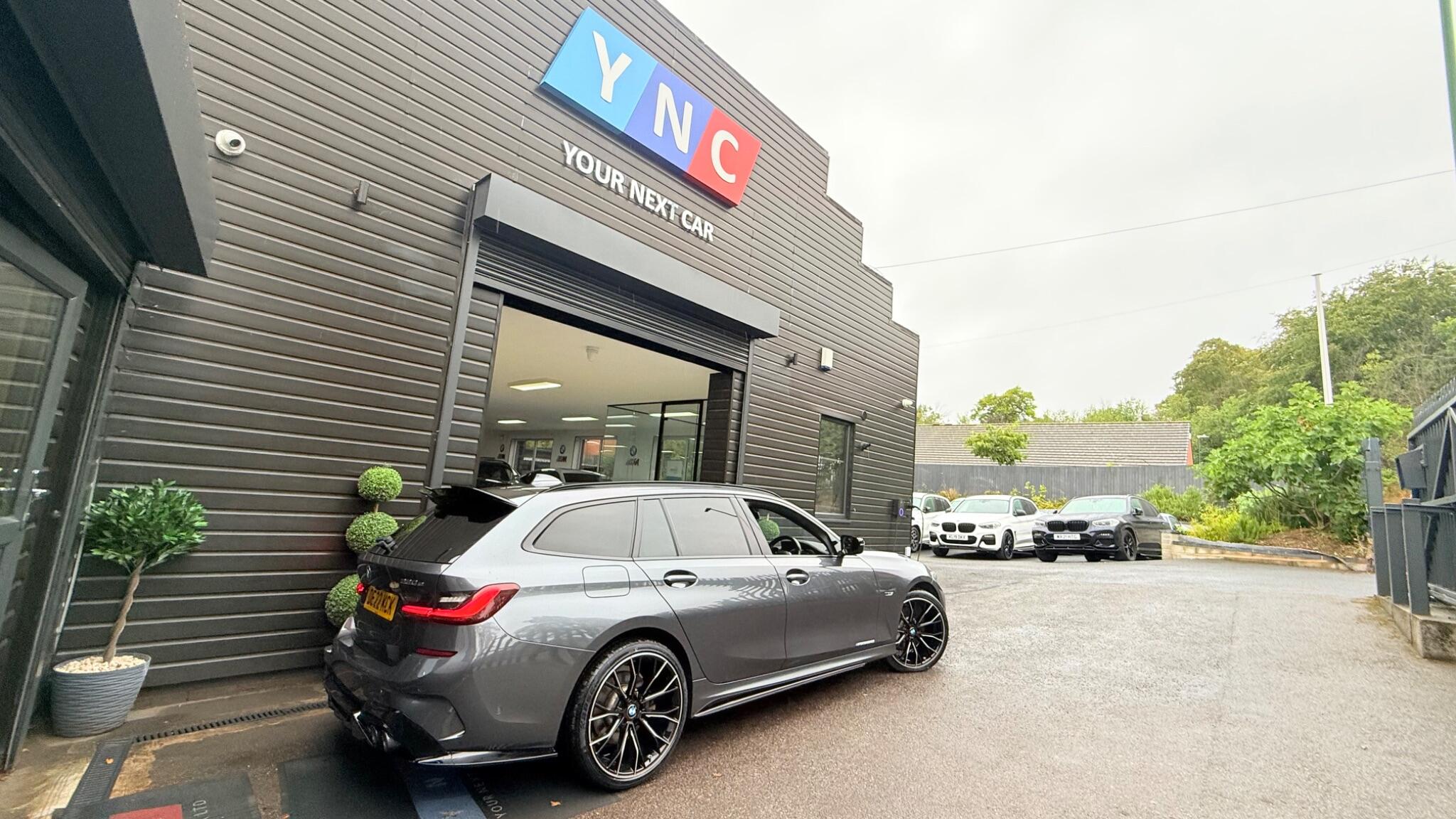 BMW 3 Series view 5