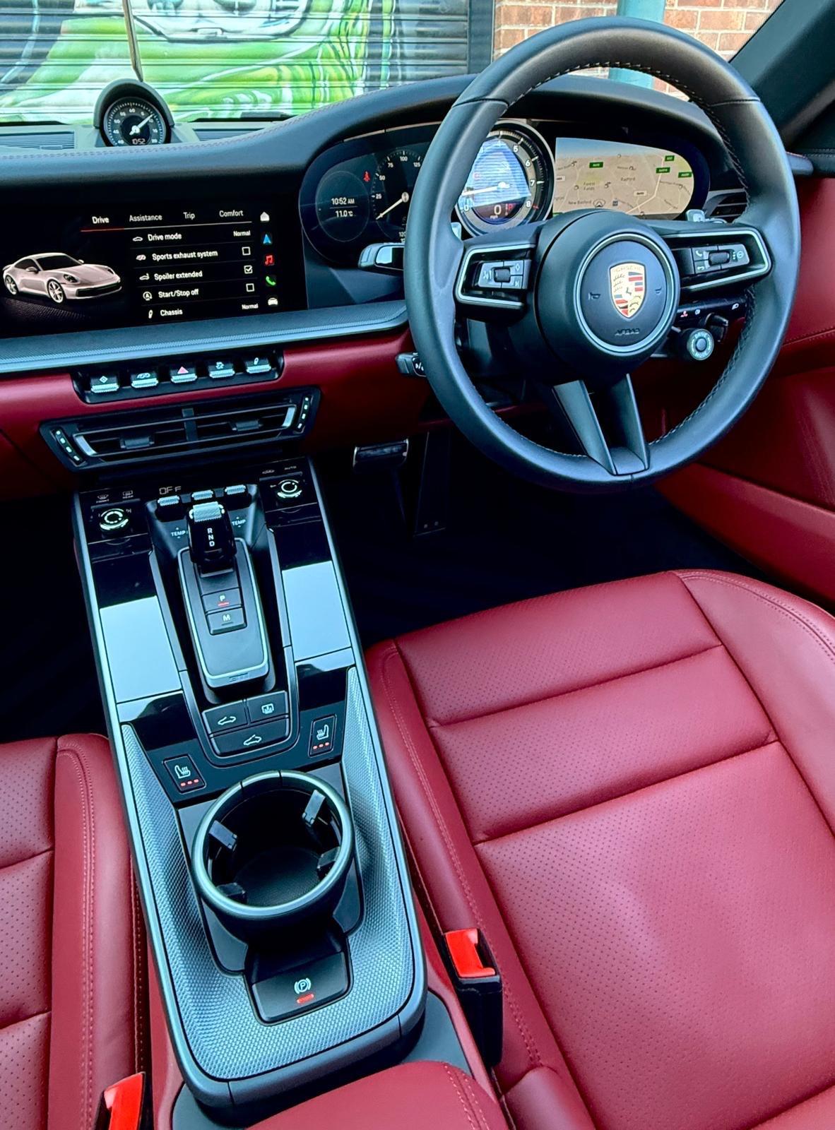 Porsche 911 view 31