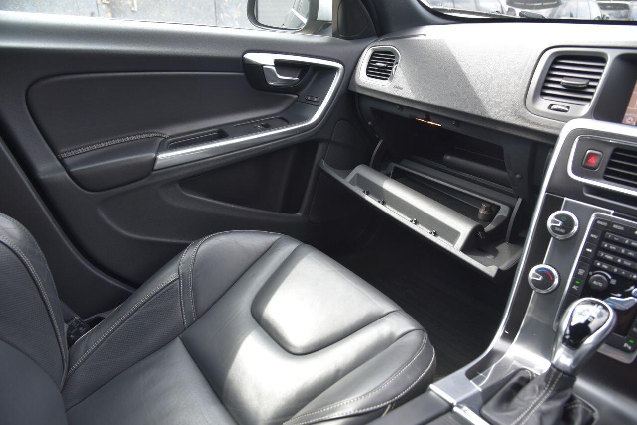 Volvo S60 view 38