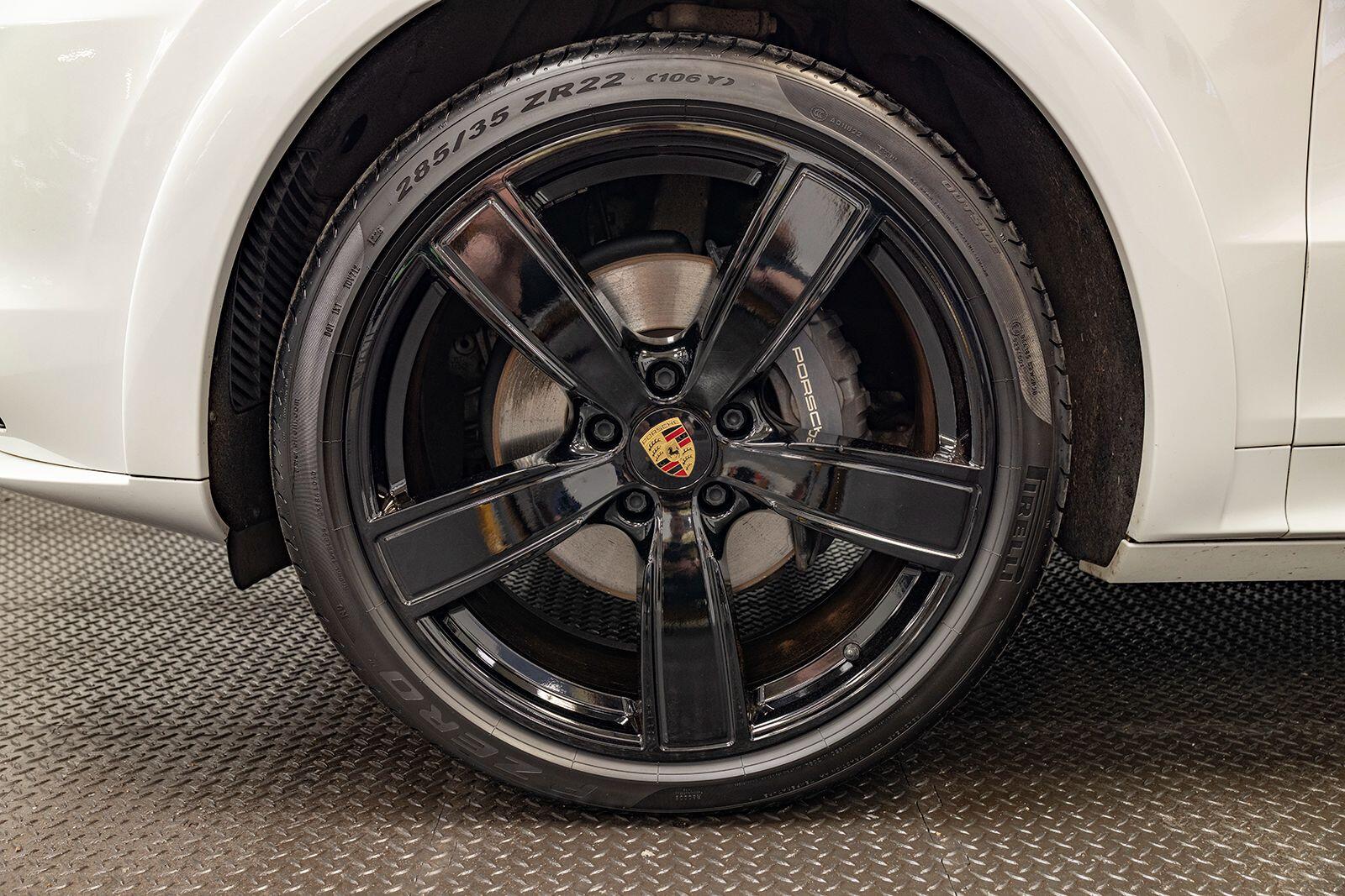 Porsche Cayenne view 9