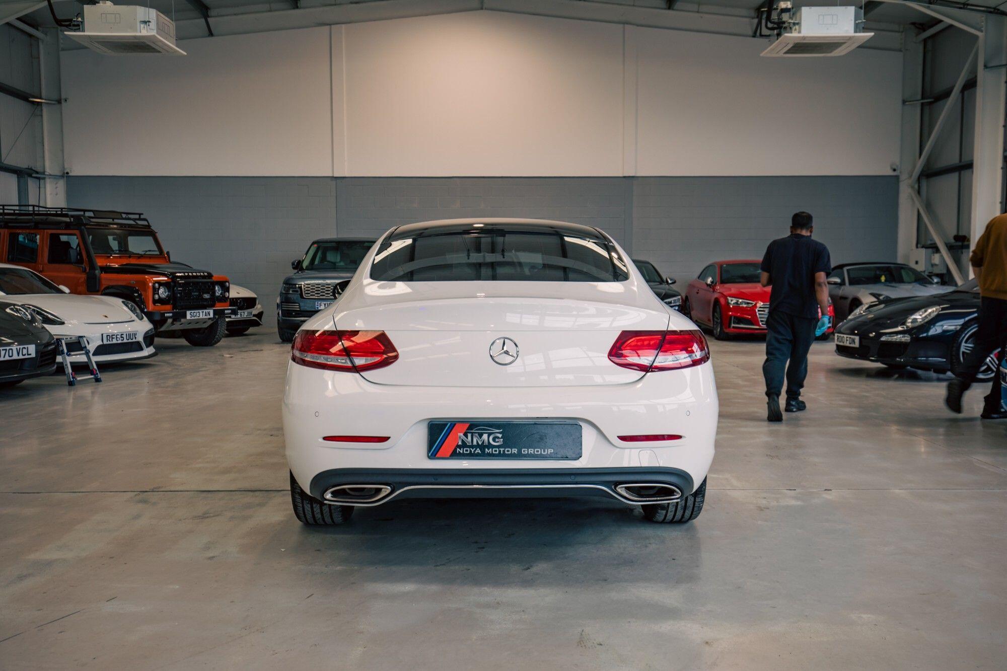 Mercedes-Benz C-Class view 23