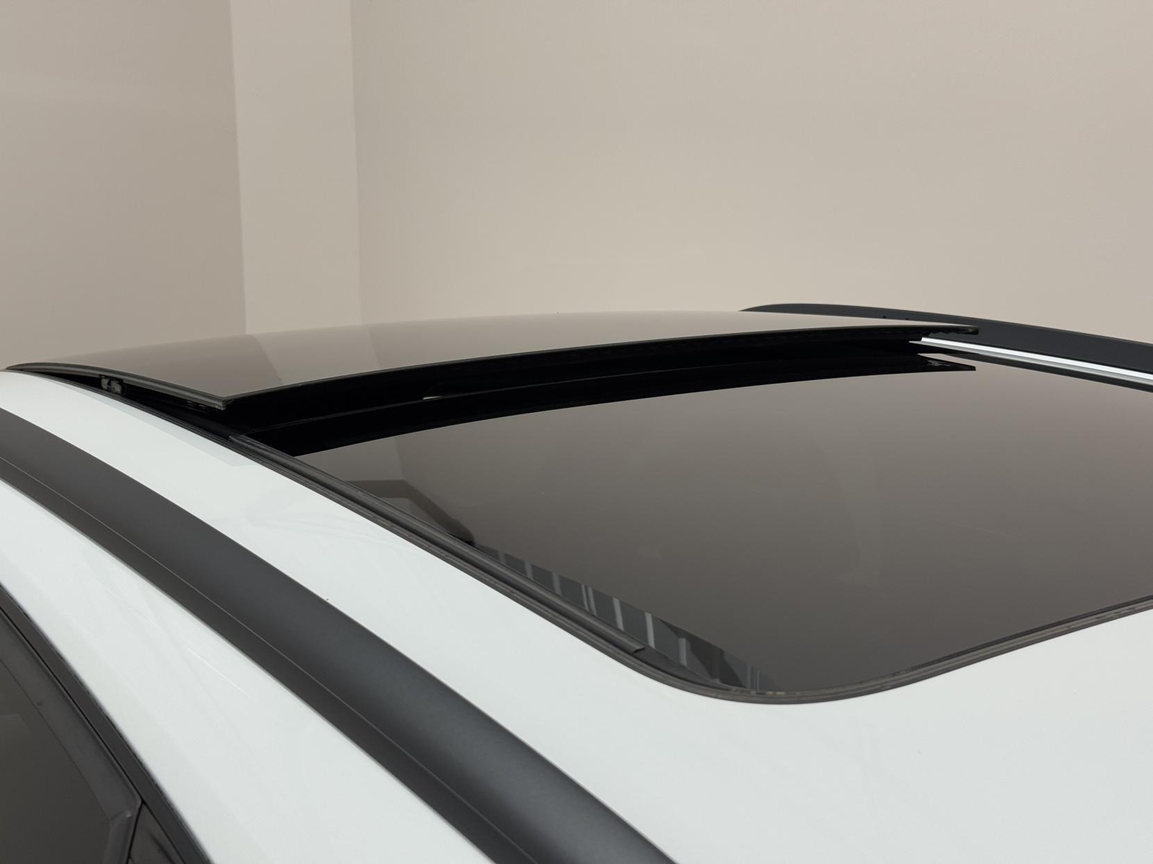 Audi SQ5 view 9