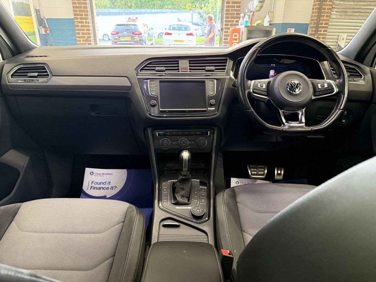 Volkswagen Tiguan view 16