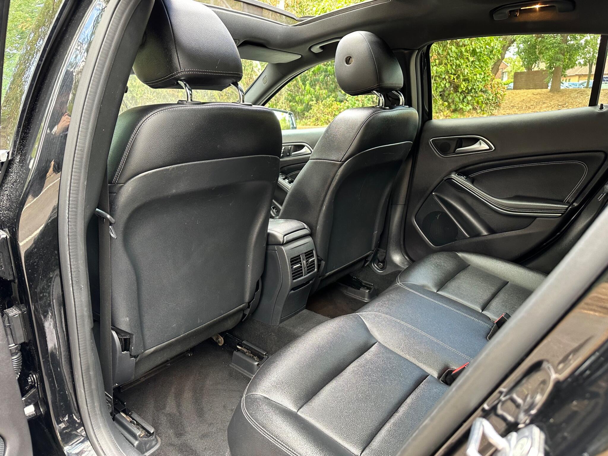 Mercedes-Benz Gla view 14