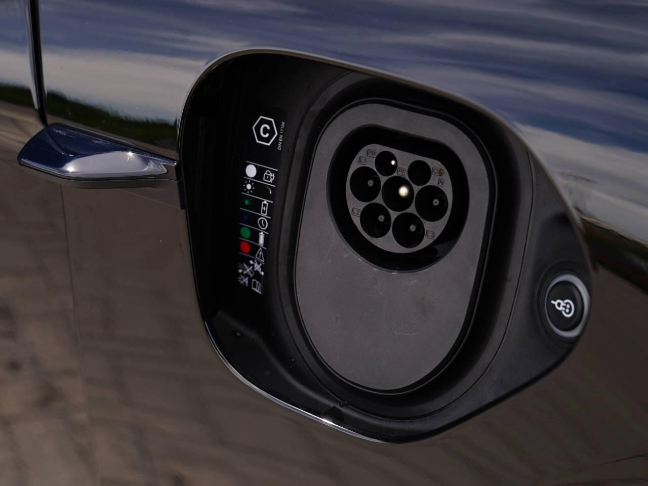 Porsche Taycan view 59