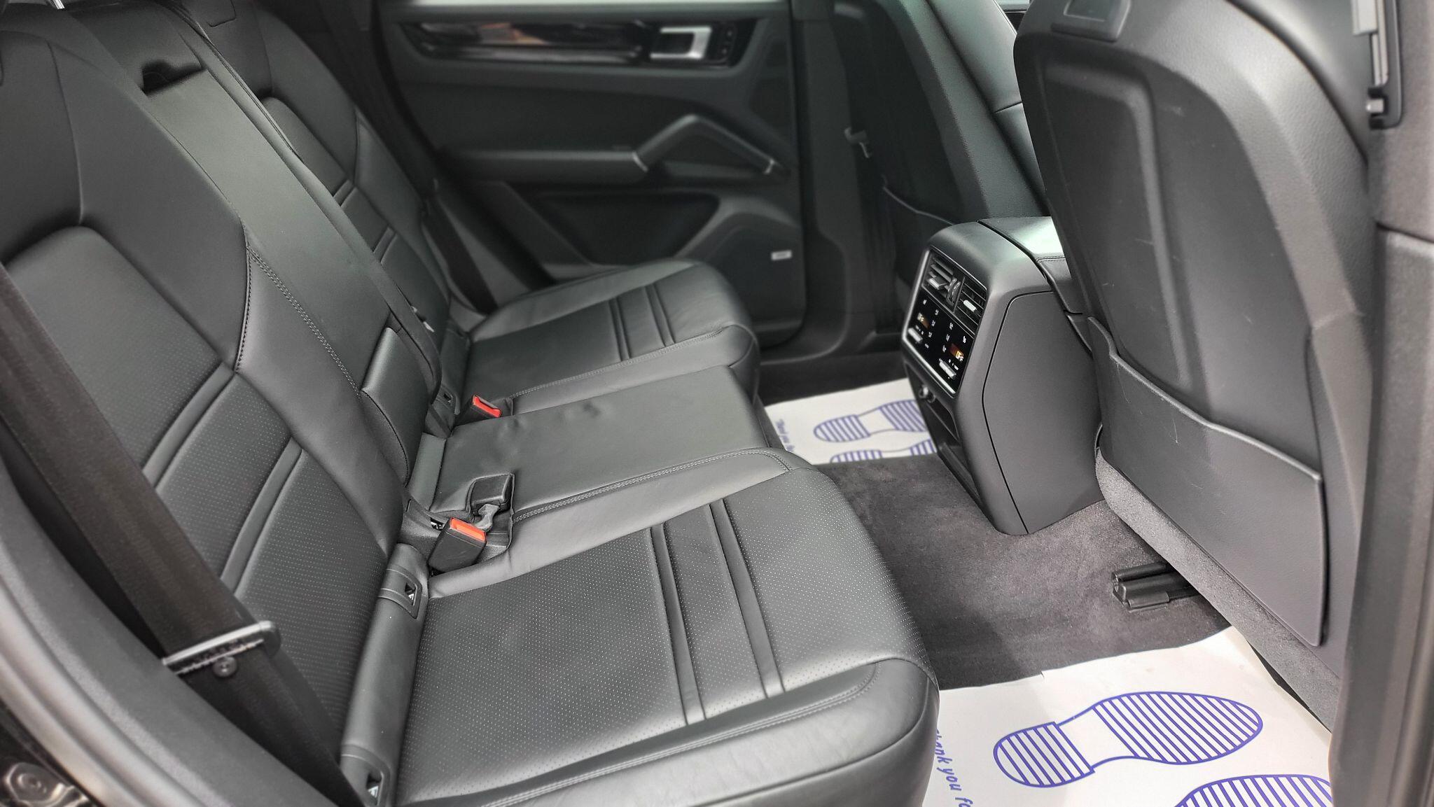 Porsche Cayenne view 14
