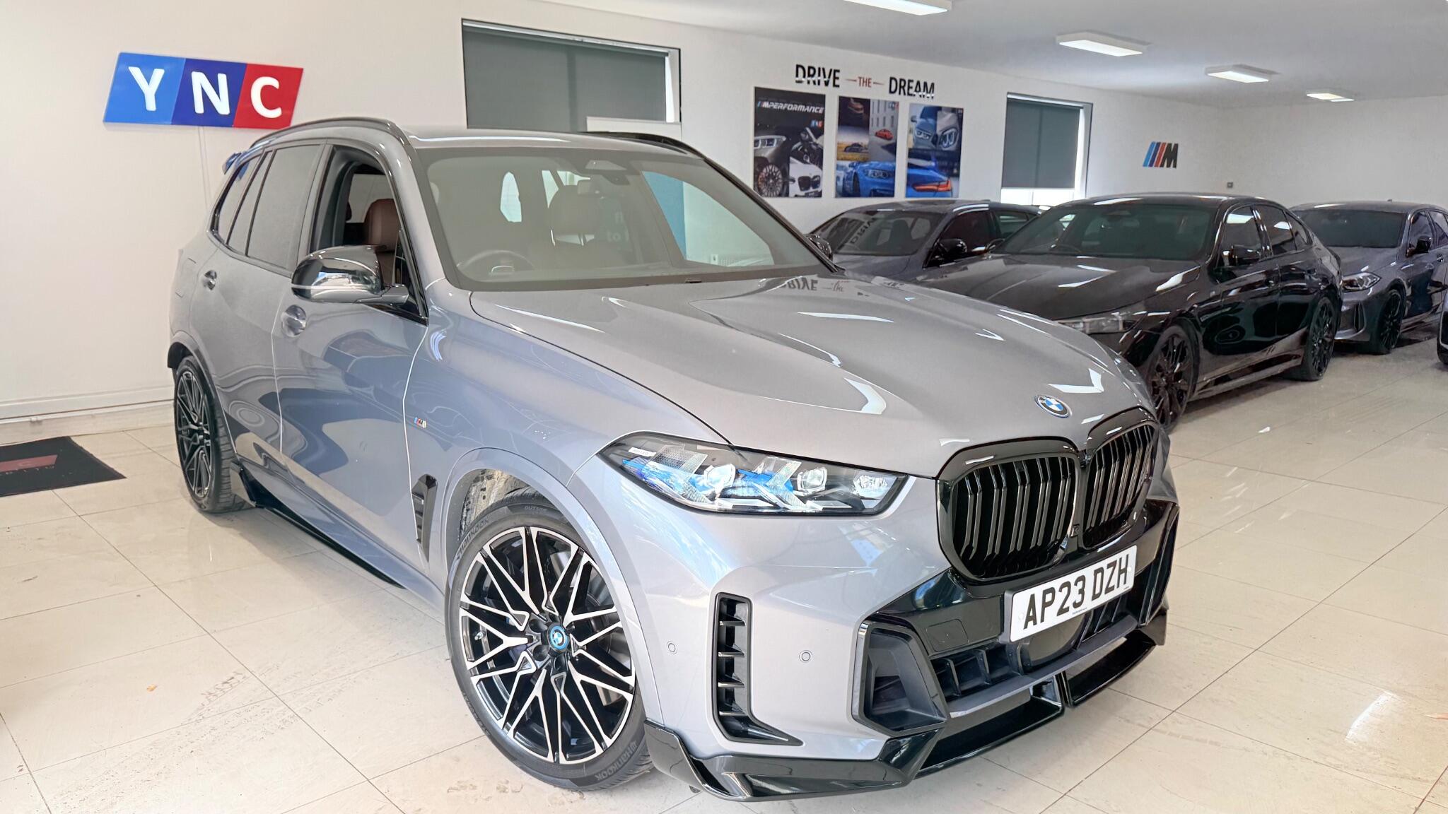 BMW X5 view 8