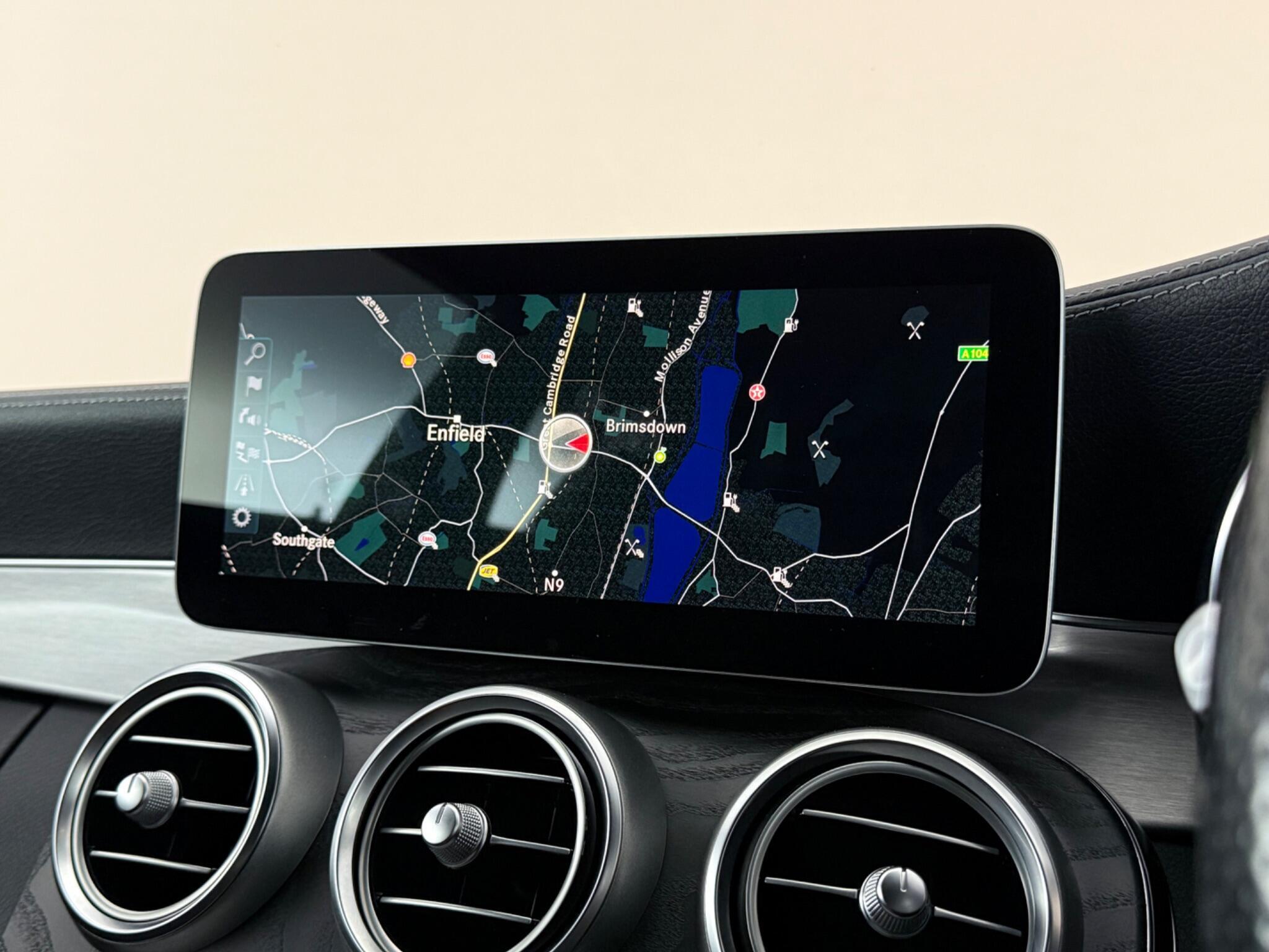 Mercedes-Benz C-Class view 28