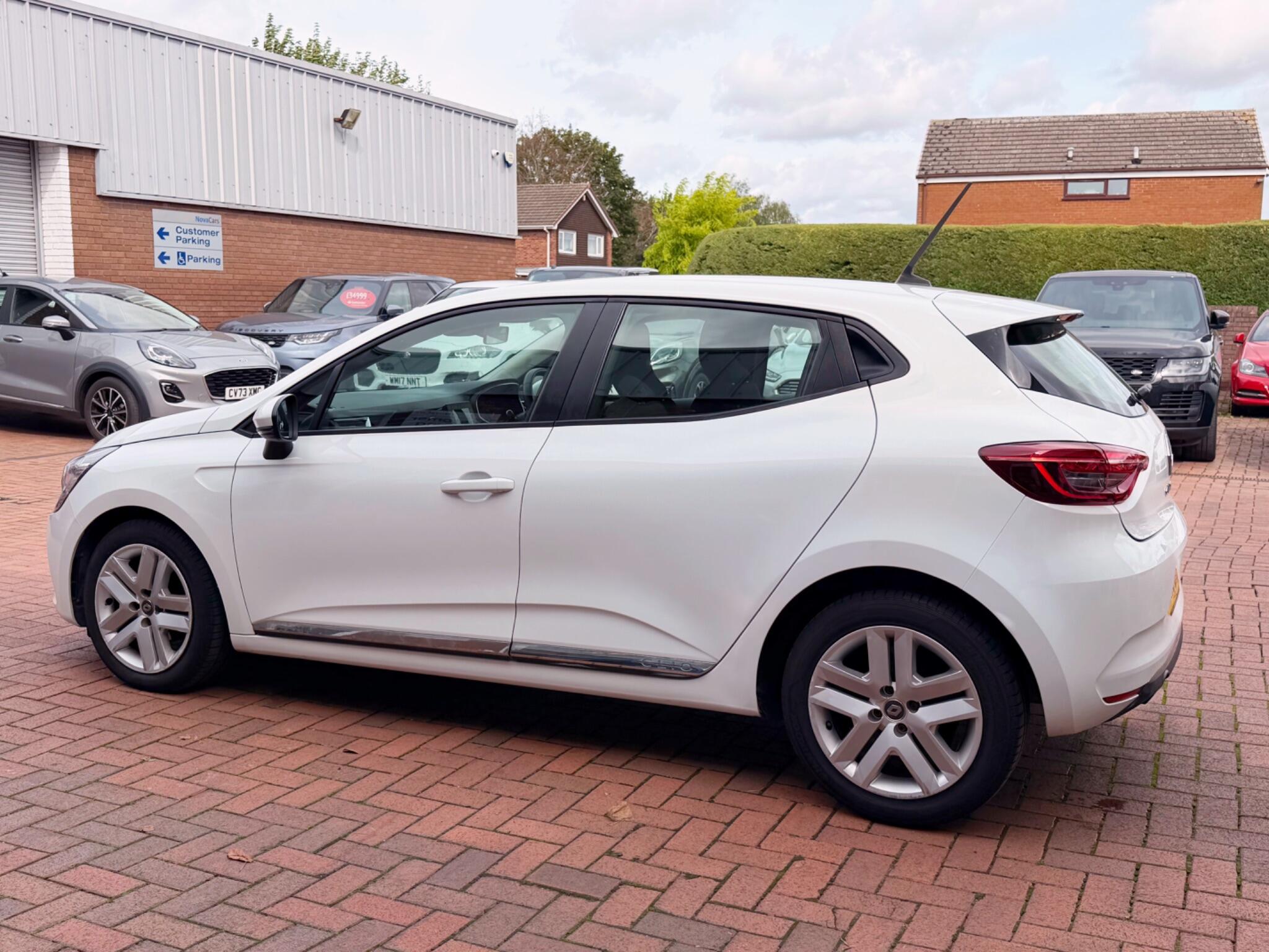 Renault Clio view 29
