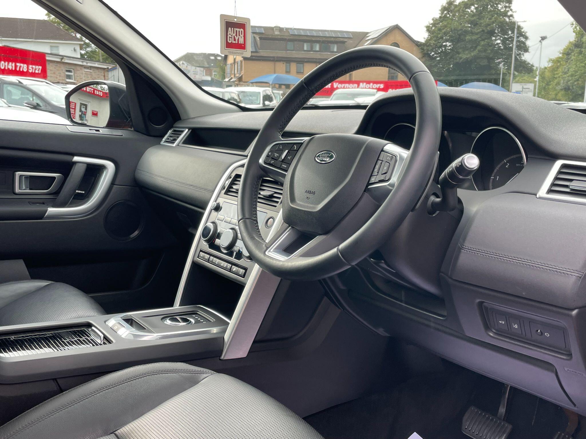 Land Rover Discovery Sport view 16