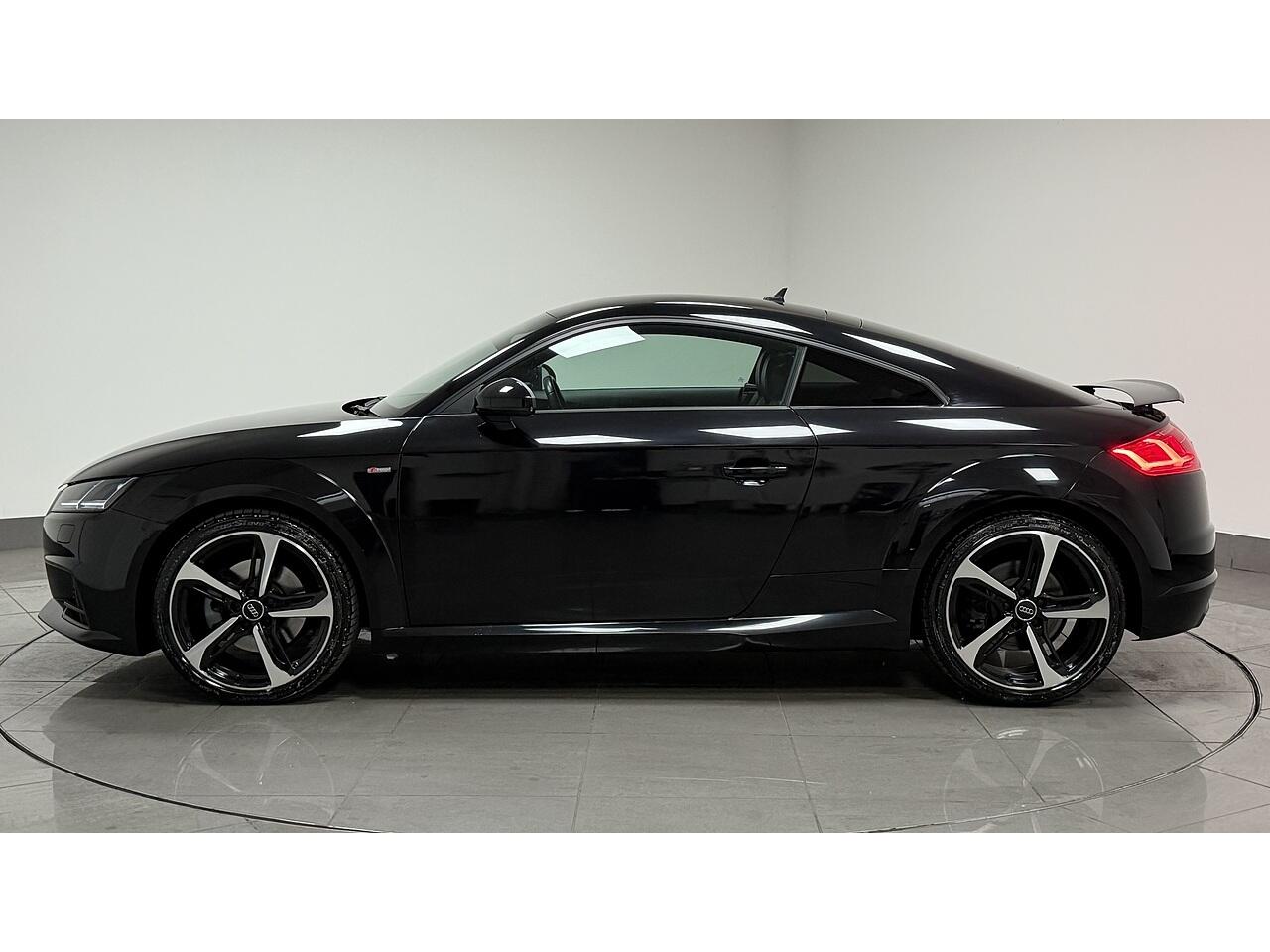 Audi TT view 4