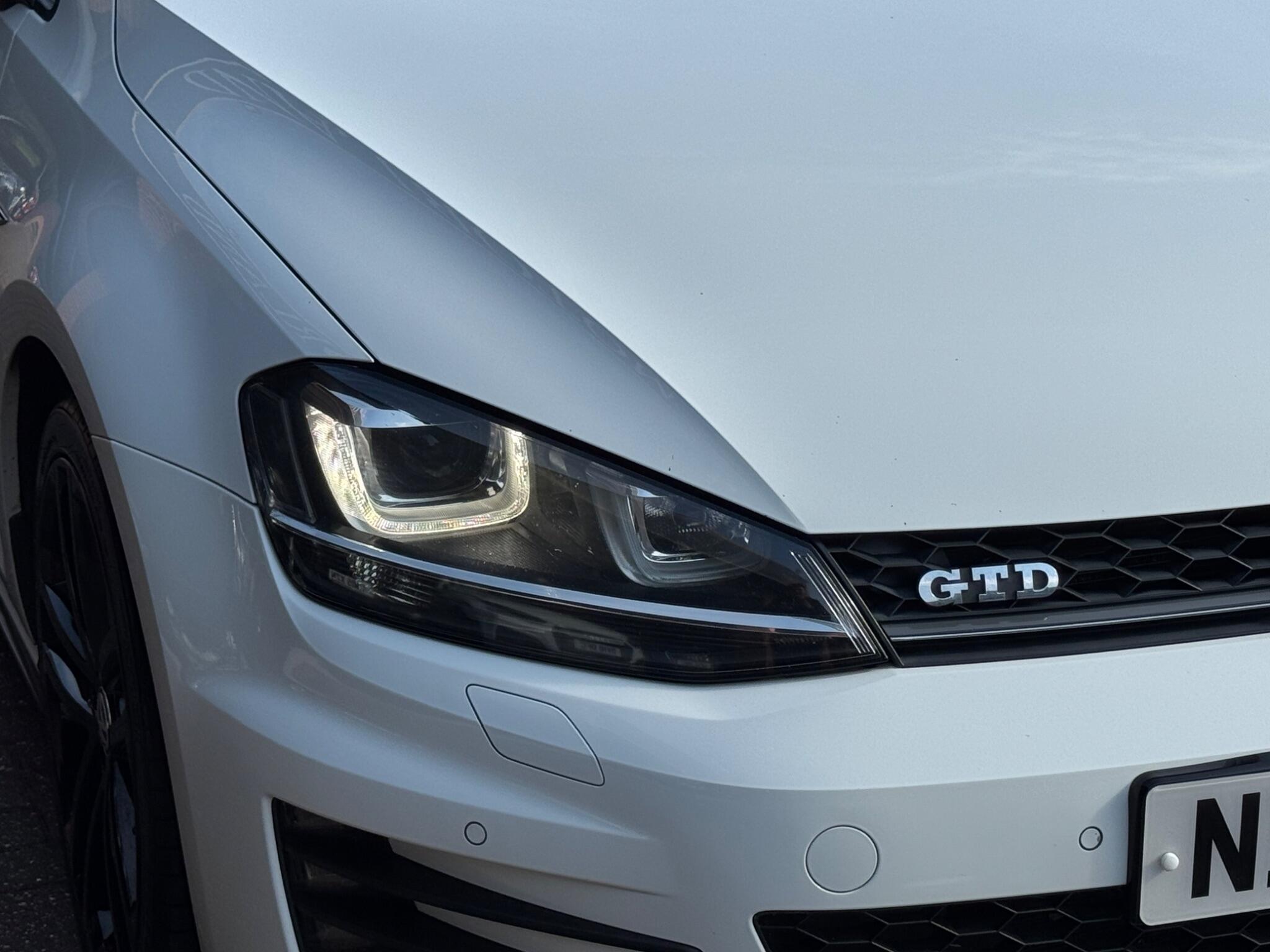 Volkswagen Golf view 33