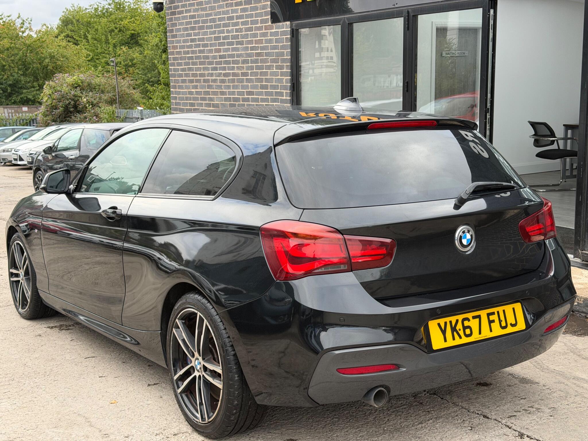 BMW 1 Series view 6