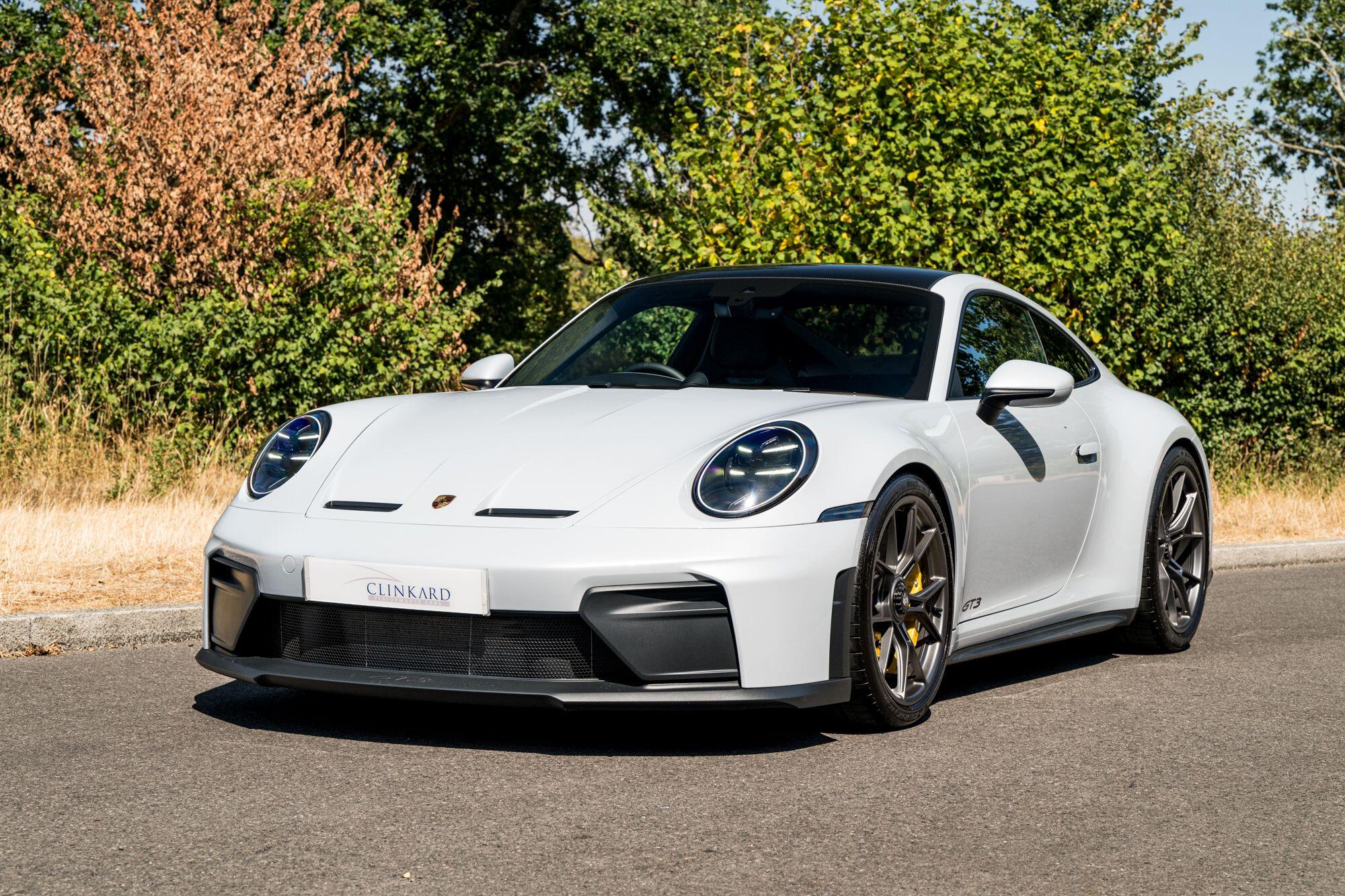 Porsche 911 view 5