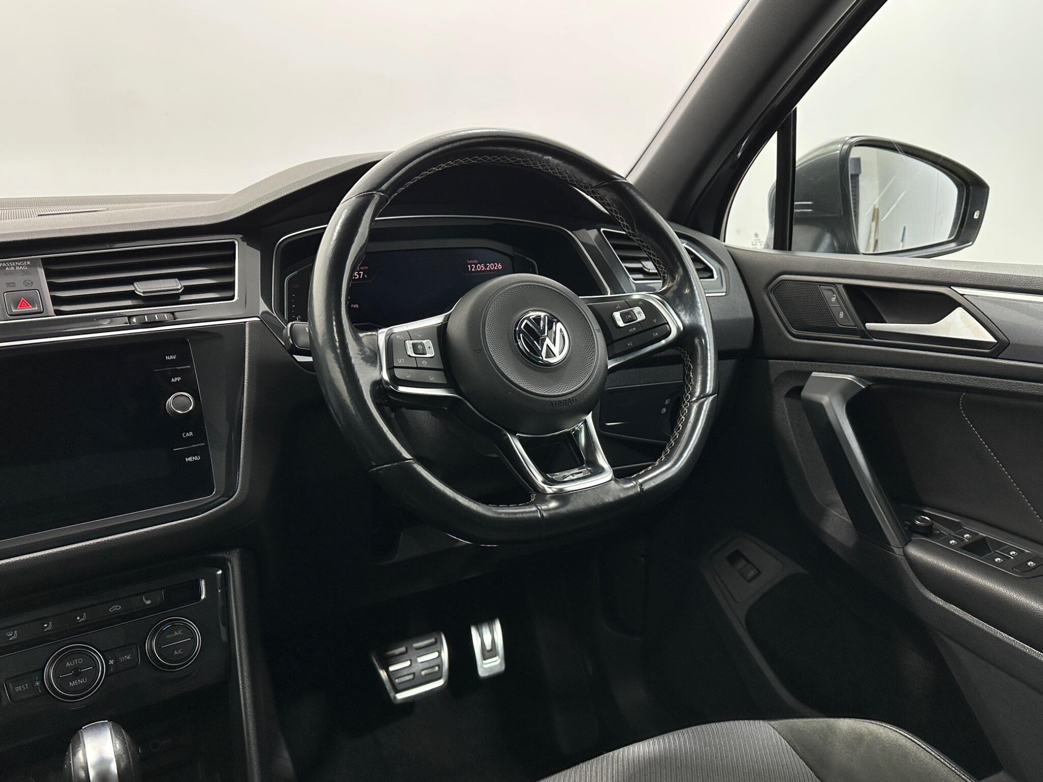 Volkswagen Tiguan view 12