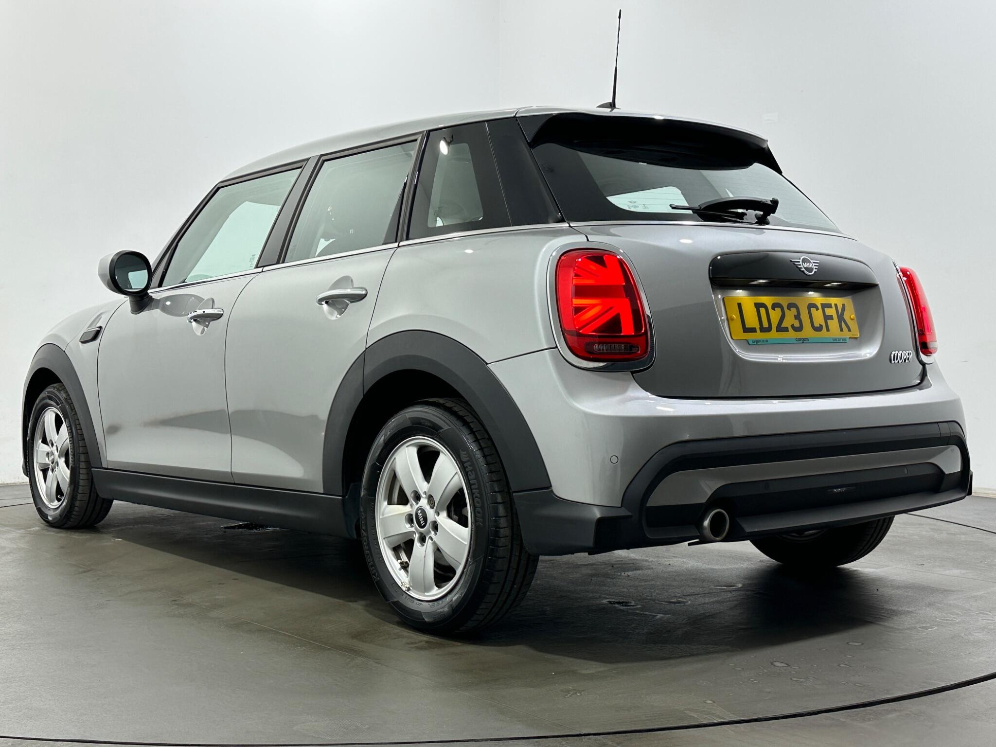Mini Cooper view 48