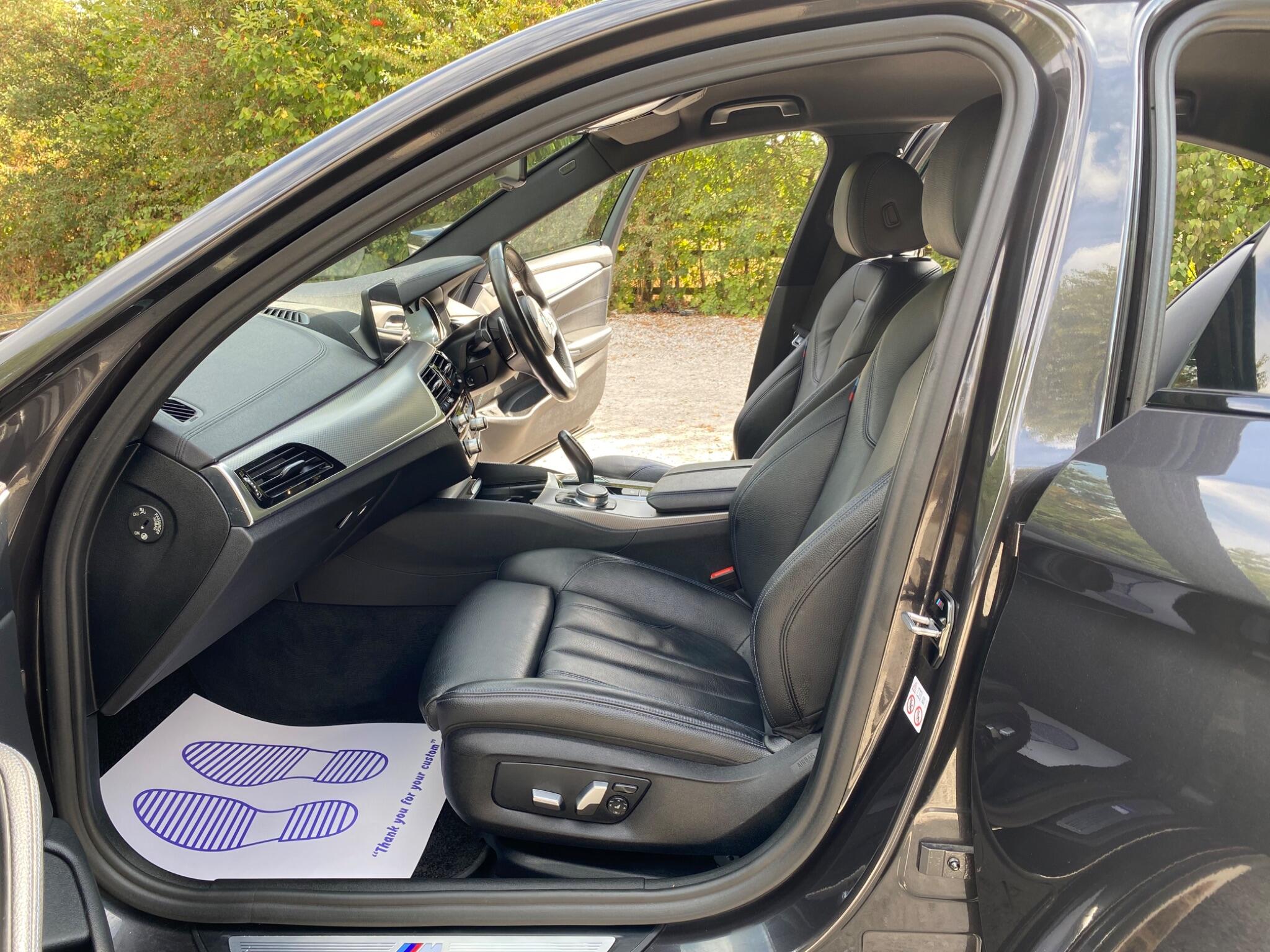 BMW 5 Series view 33